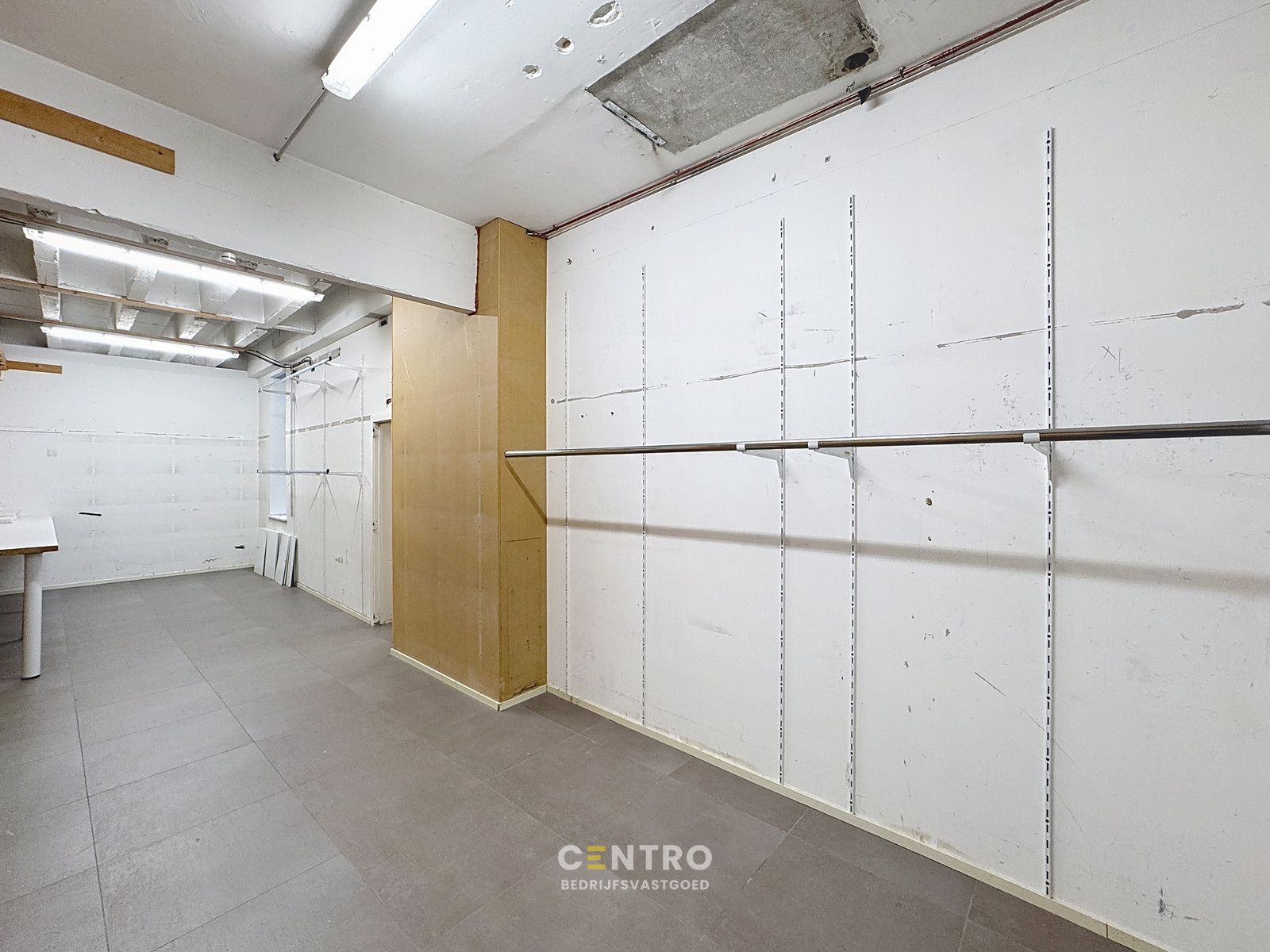 Handelsgelijkvloers op TOPligging (Grote Markt/Ooststraat) te Roeselare! foto 16