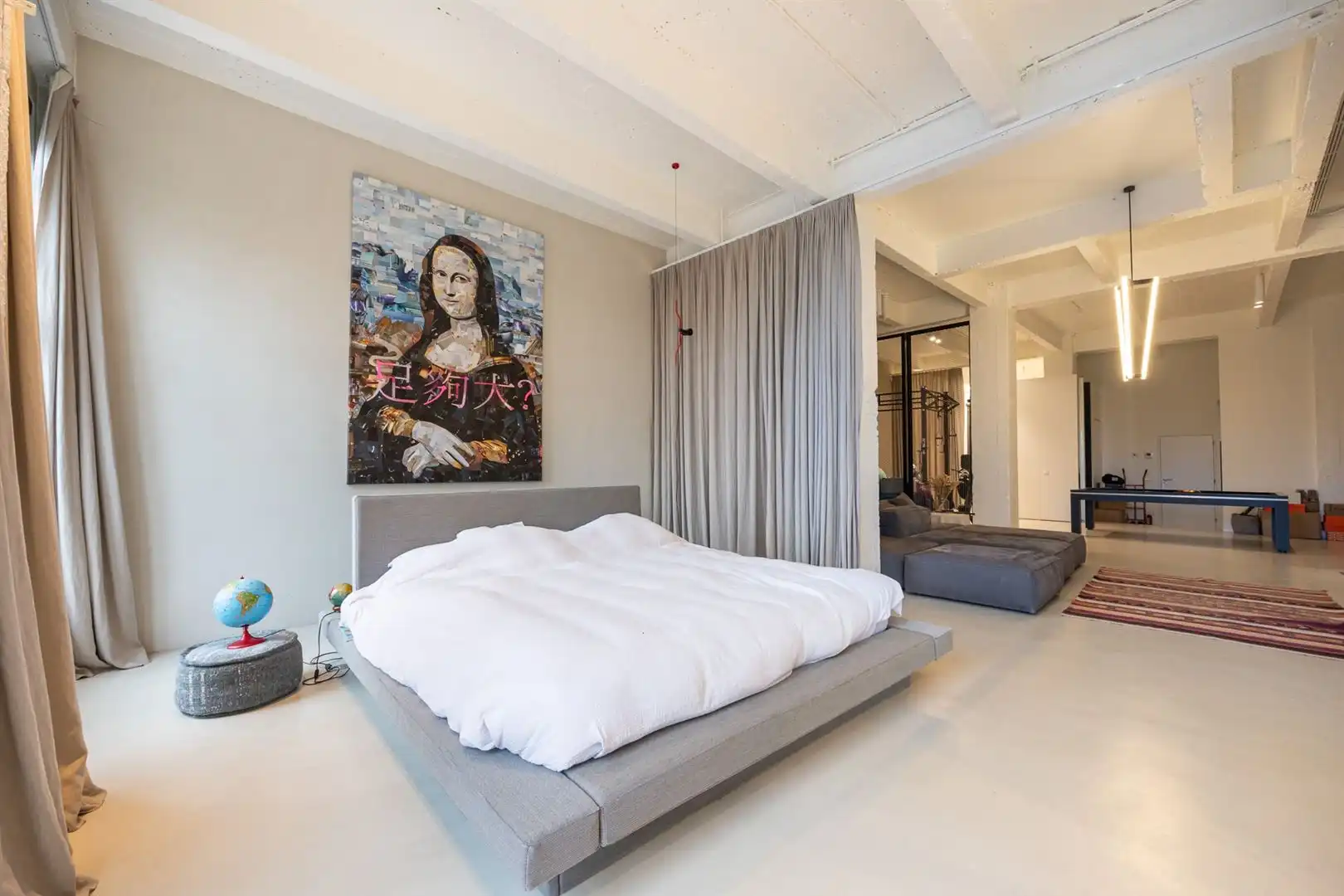 XXL loft met industriële ziel en terras foto 14