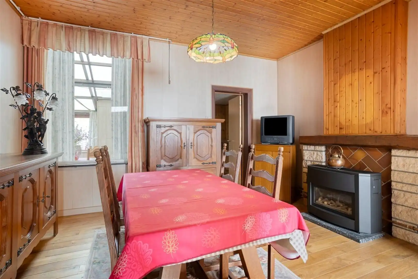 te renoveren woning met tuin foto 5