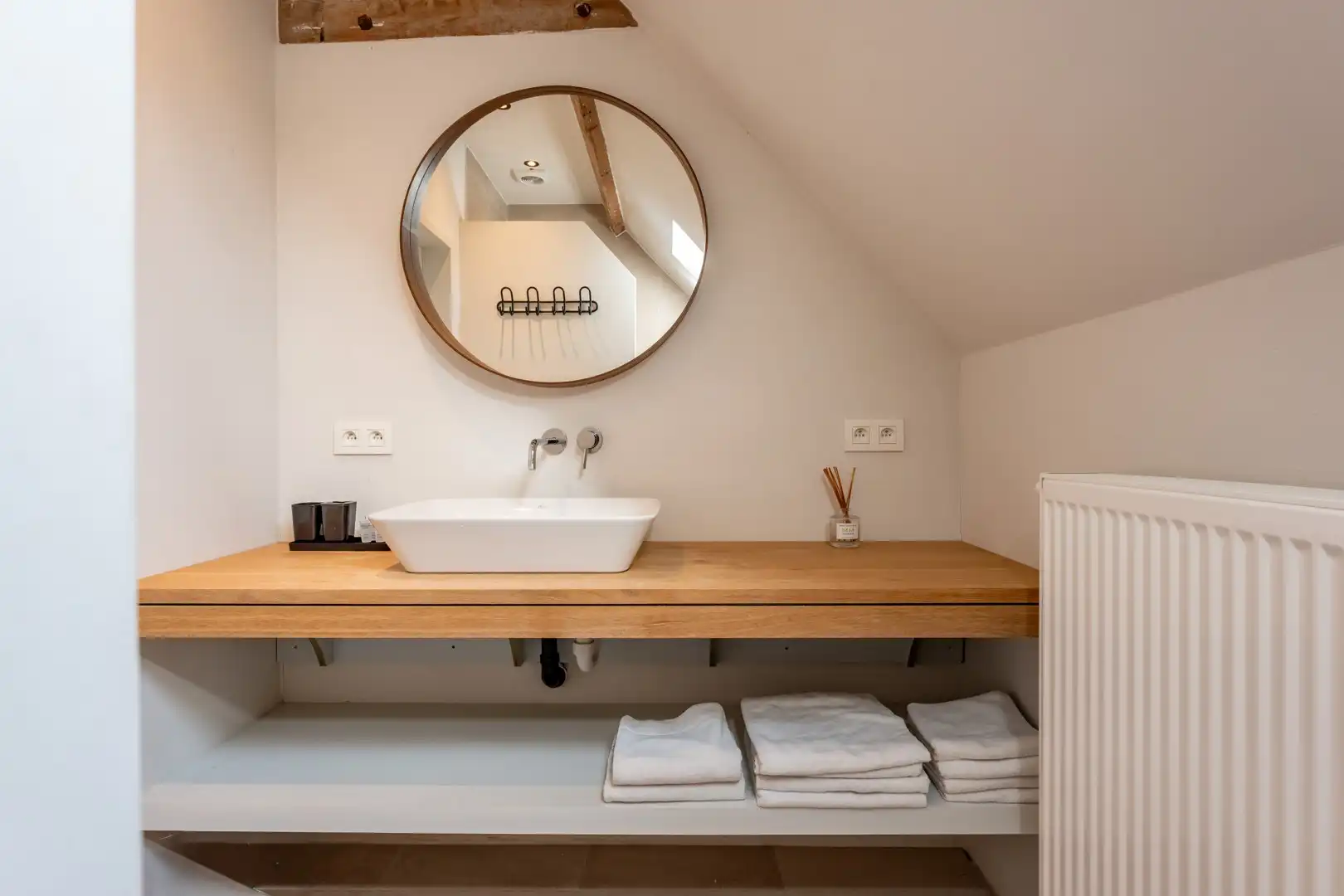 Exclusieve historische herenhoeve 'Groot Noordhof' met 8 vergunde vakantielogies op topligging nabij zee foto 51