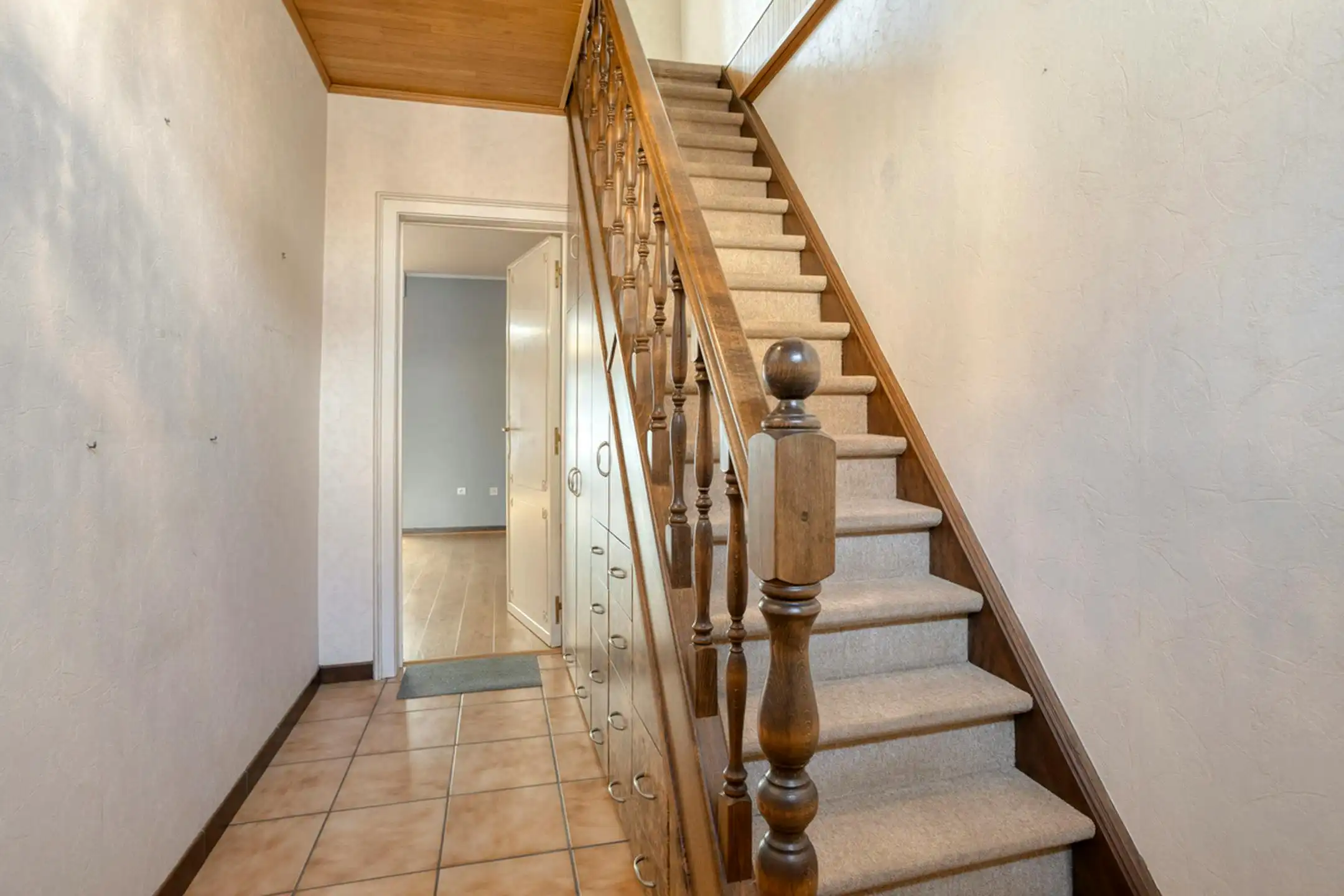 Te renoveren huis met 2 slk en tuin te koop in Wevelgem foto 6