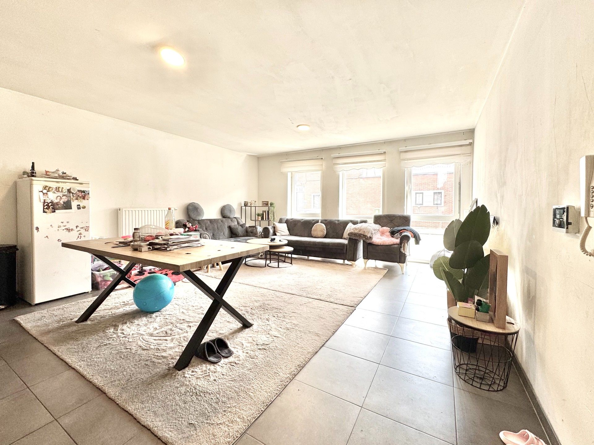 GELIJKVLOERS APPARTEMENT MET 2 SLPKS EN TUIN foto 4