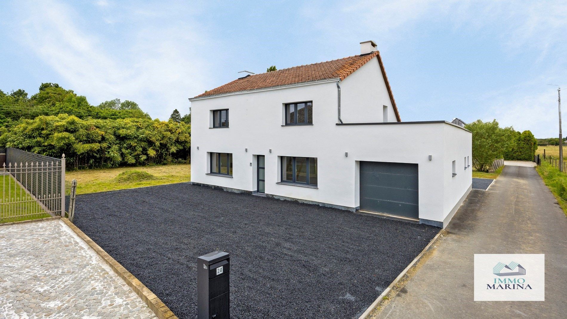 Gerenoveerde woning op ca 20a met zicht op velden te Begijnendijk.  foto 2