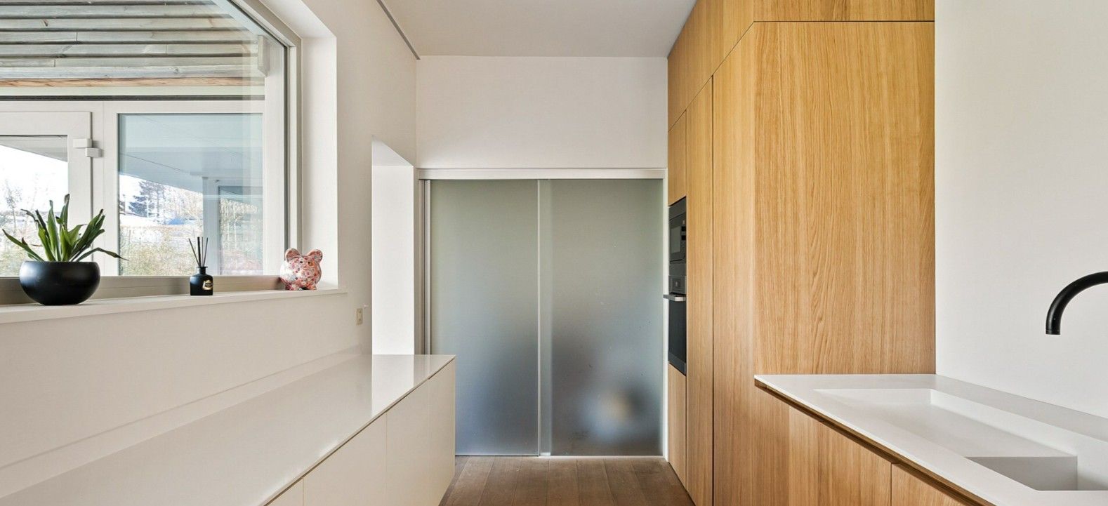 UNIEKE HIGH-END TOTAAL GERENOVEERDE WONING HARTJE HERZELE foto 12