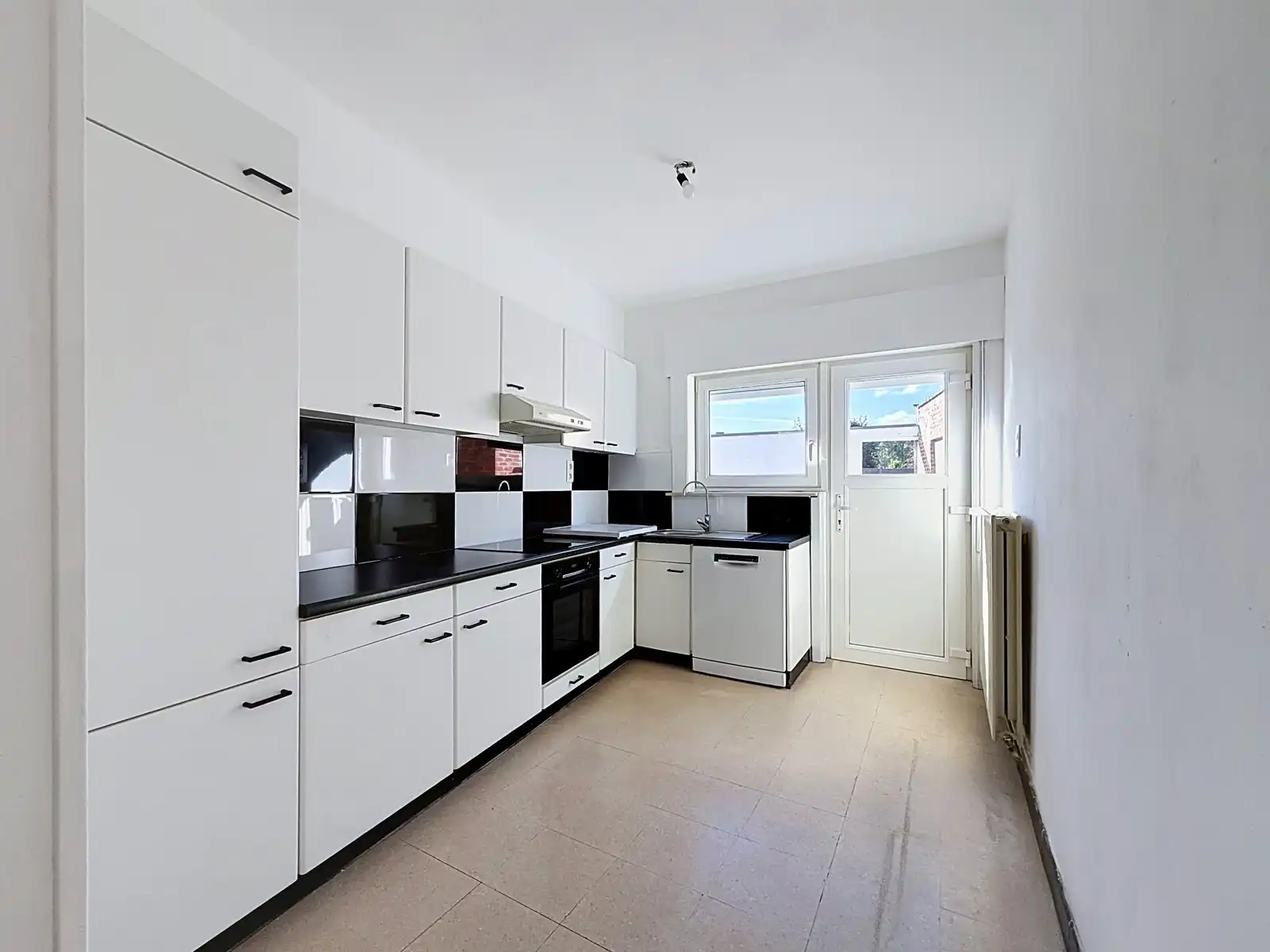 Gezinswoning met 3 SLPK, Tuin én Garage! foto 7