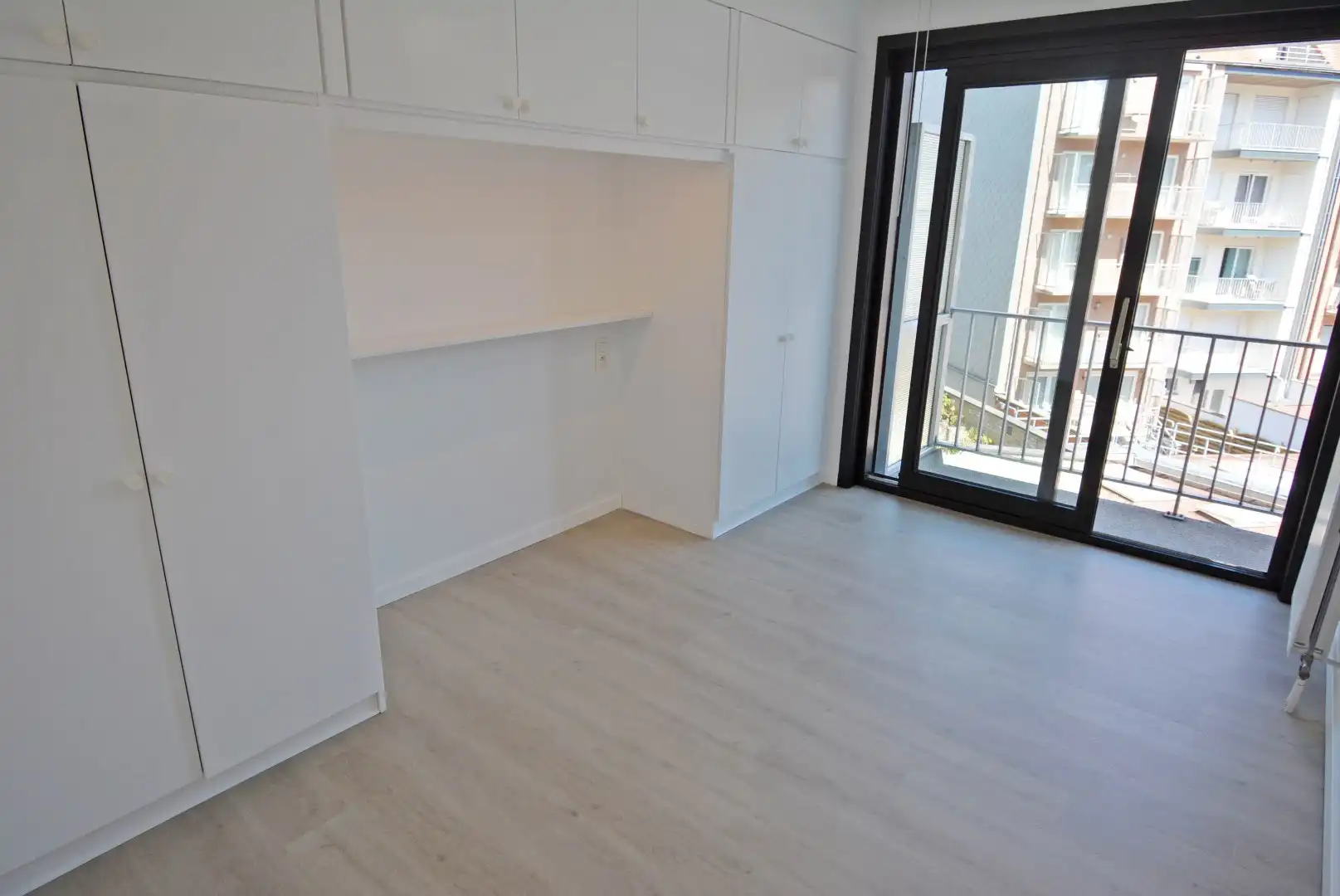 Aangenaam en  ruim  2-slaapkamerappartement op 200m van zee met open zicht foto 12