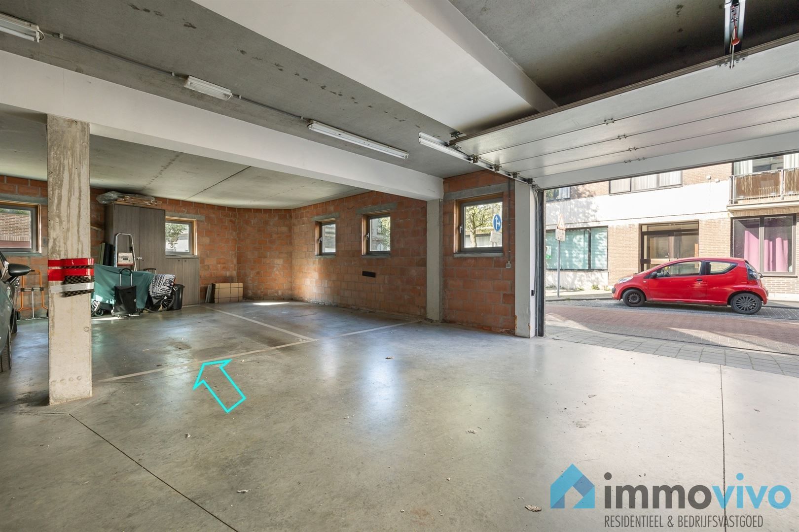 Instapklaar 2-slaapkamer appartement met terras en staanplaats. foto 12