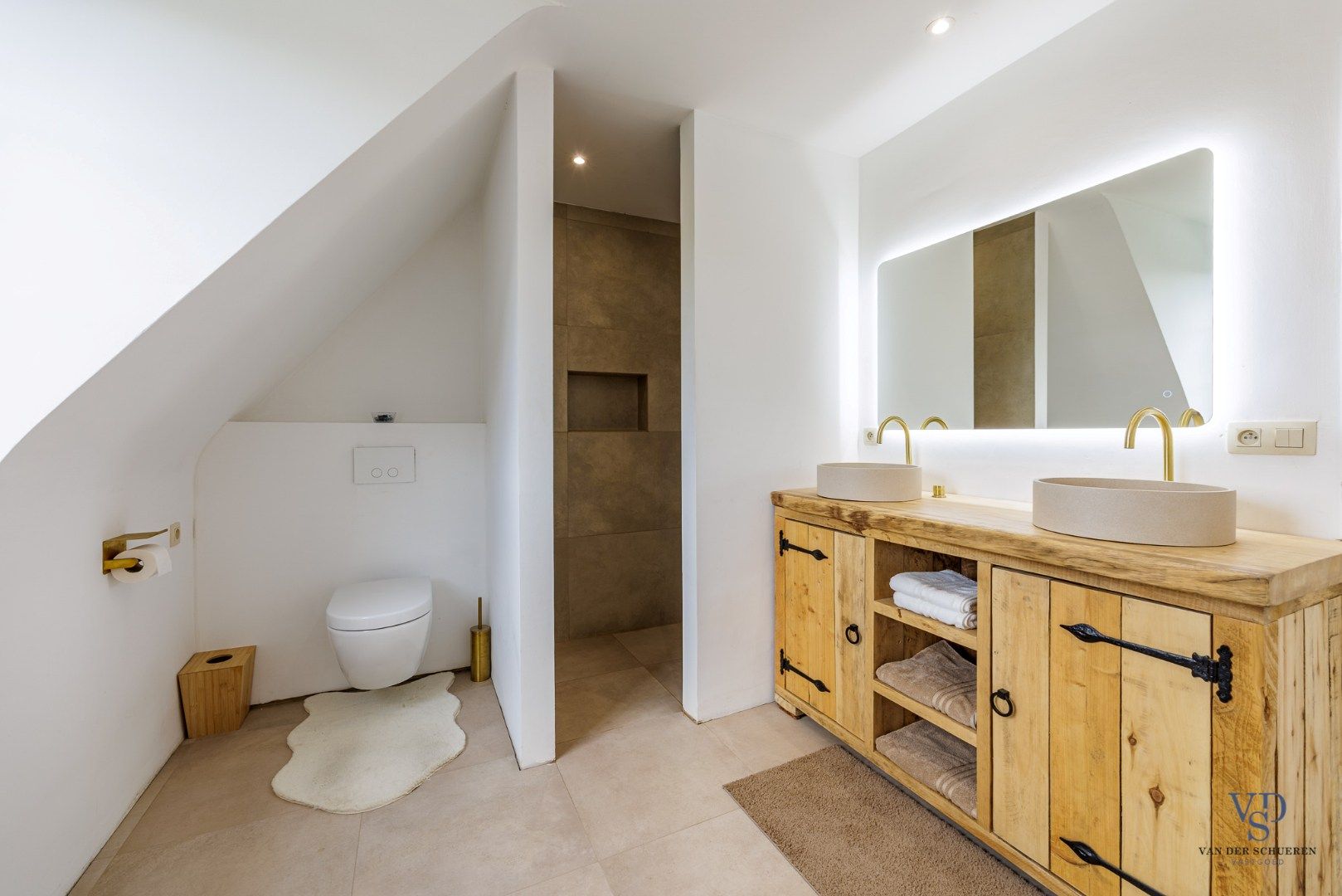 Charmant gerenoveerde villa met karakter en hedendaags comfort foto 31