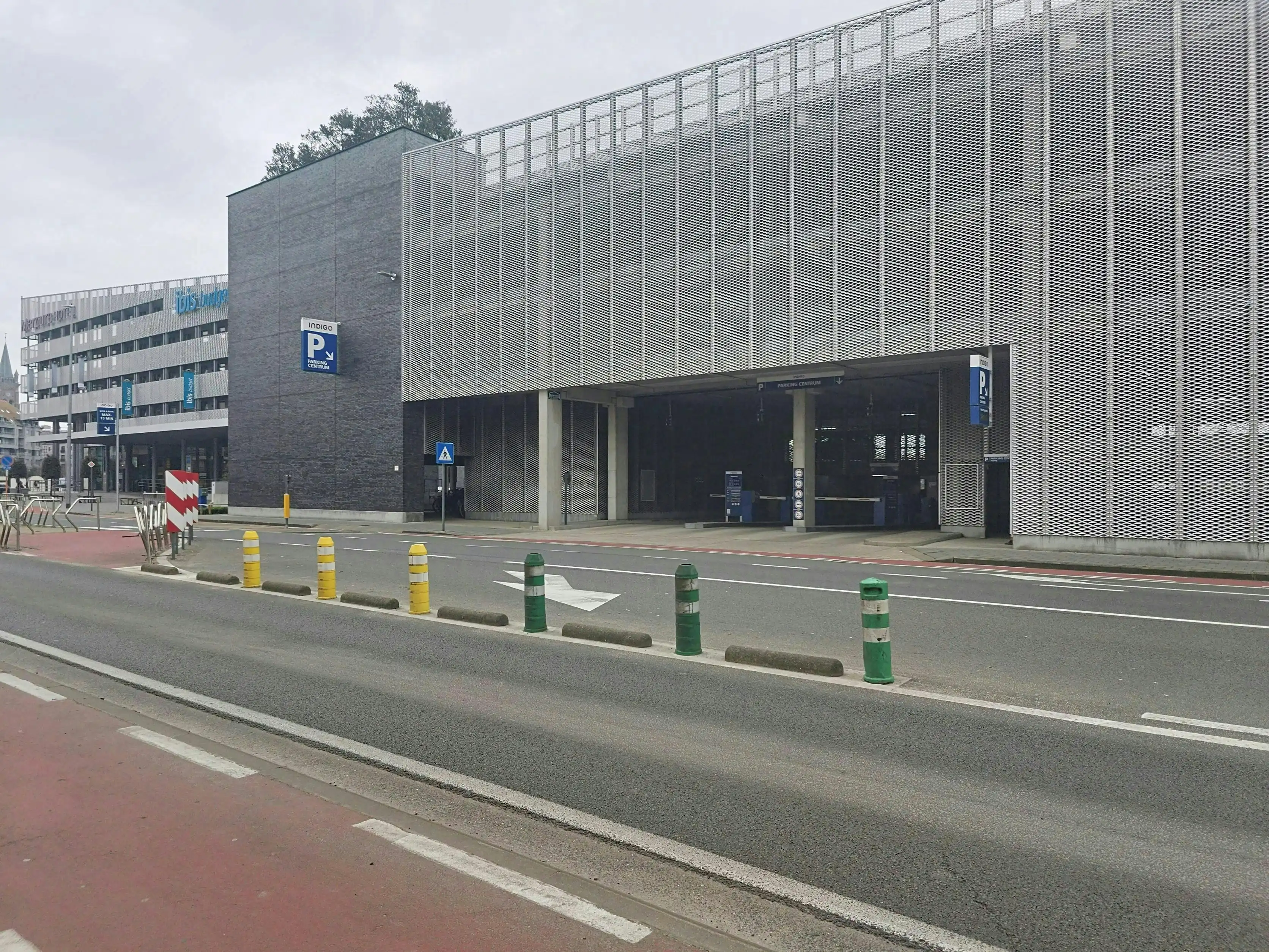 4 autostaanplaatsen te koop nabij station van Blankenberge foto 5