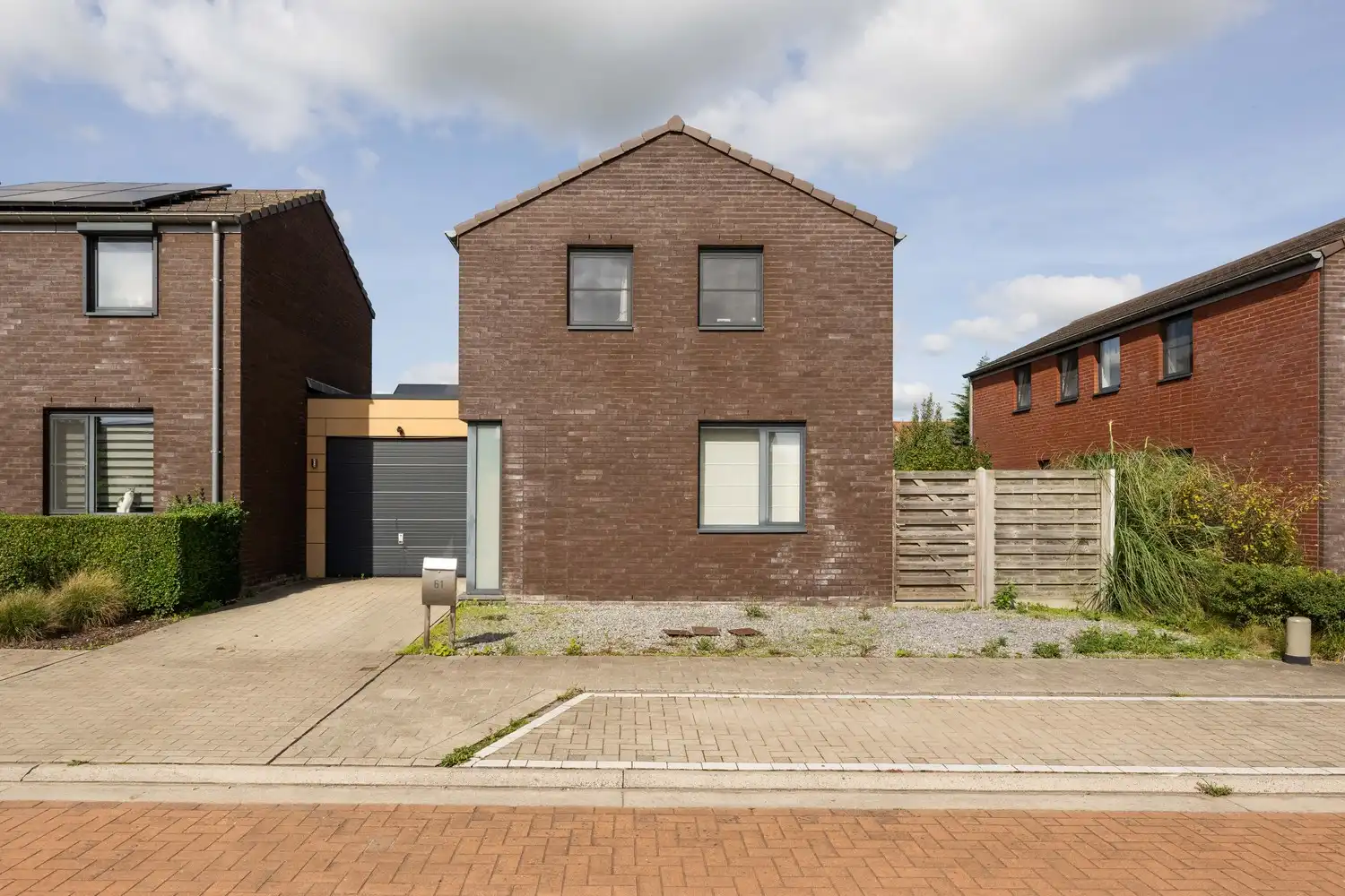 Halfopen woning te Ruiselede. foto {{pictureIndex}}
