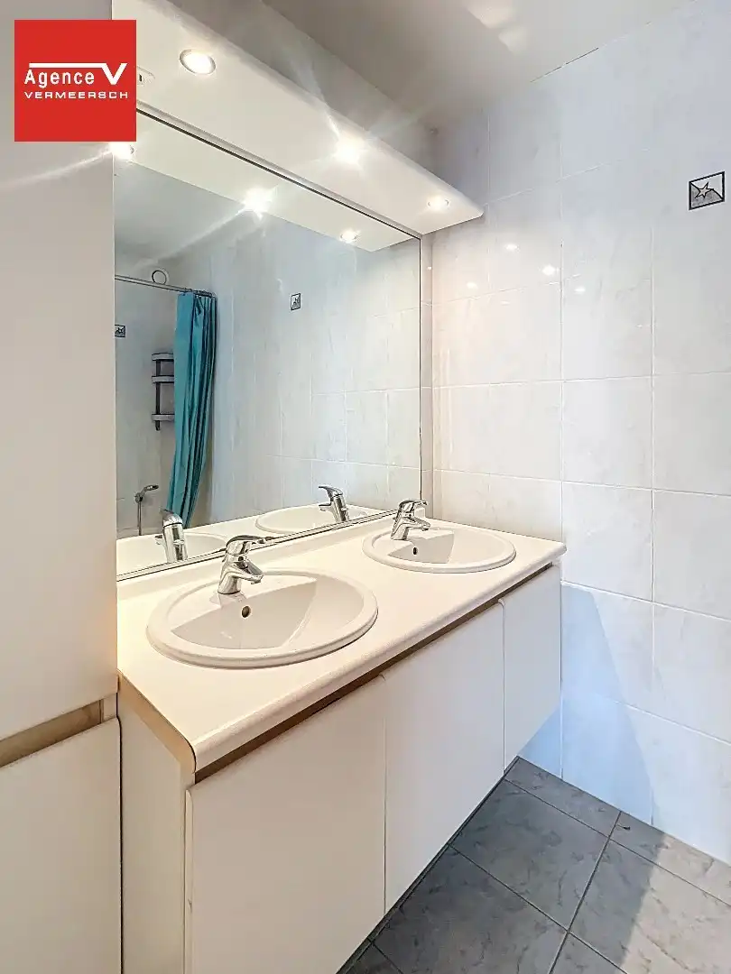 Ruim leefappartement gesitueerd op gunstige locatie tussen Leopold I-plein en Casino Kursaal van Oostende.  foto 12