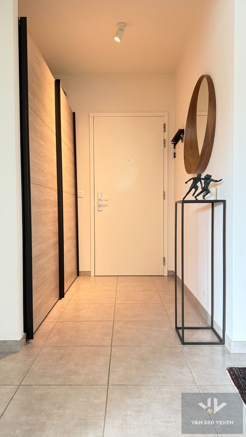 Unieke opportuniteit - hoekappartement Zuidzicht, vlak aan het water! foto 8