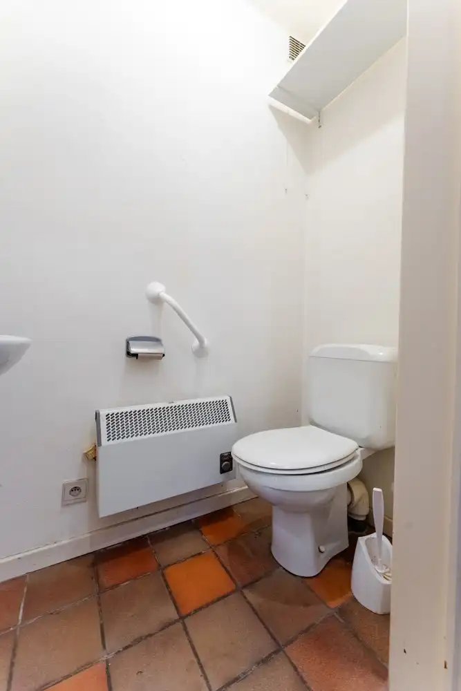 1 SLK APPARTEMENT OP EEN TOPLACTIE IN HET CENTRUM VAN NEERPELT IN EEN KLEINE BLOK MET LIFT EN EEN AFSLUITBARE GARAGE! foto 8