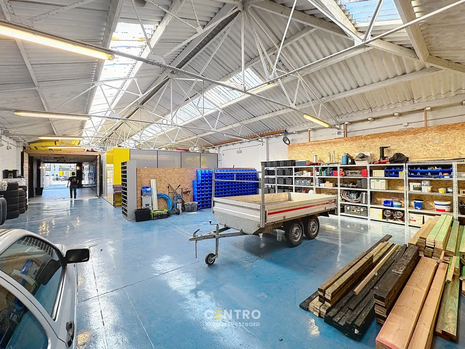 Instapklaar HANDELSPAND te koop met MAGAZIJN (stockage of parkeerplaatsen) en ruim APPARTEMENT (3 slpkms) langs dé Maalse Steenweg te Brugge (Sint-Kruis) foto 14