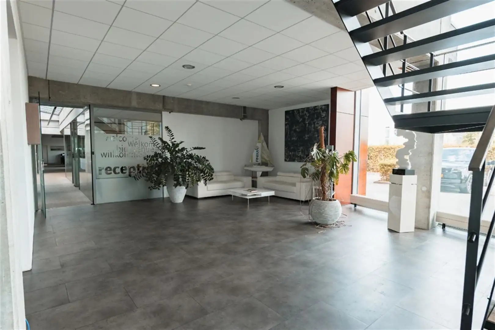 Polyvalent bedrijfsgebouw foto 13