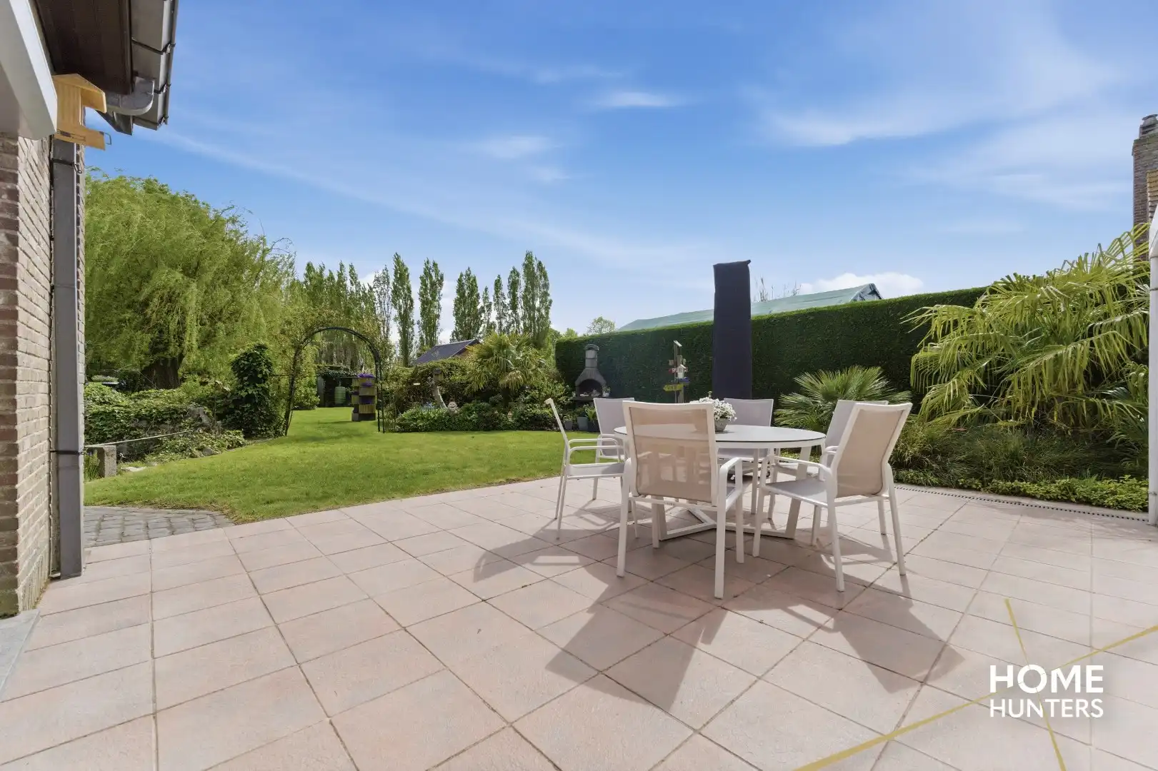 Instapklare villa met 5 slaapkamers, een ruime garage en een prachtige tuin te Dikkebus foto 24