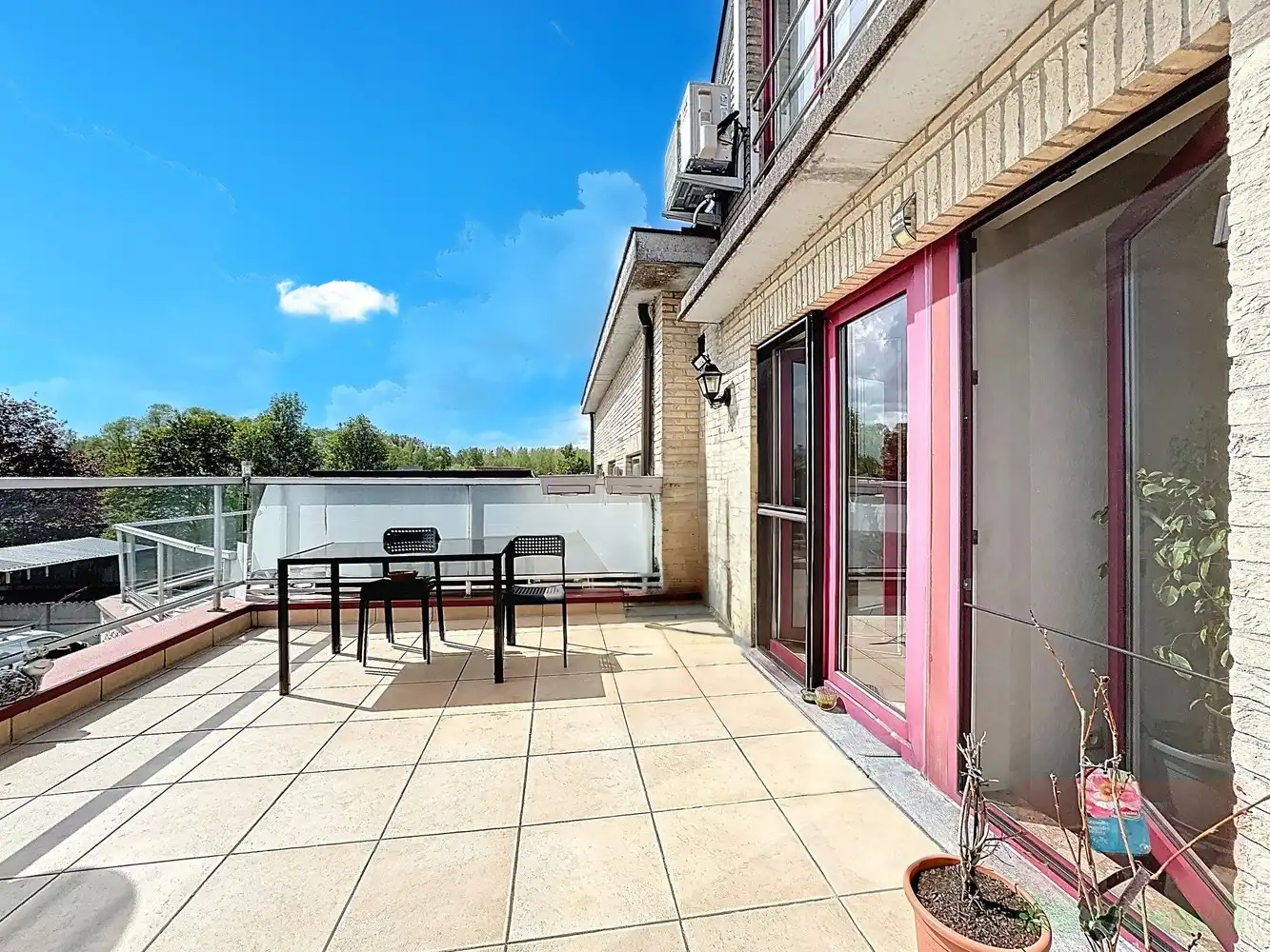 Instapklaar appartement met 2 kamers en terras te Sint-Lievens-Houtem foto 14