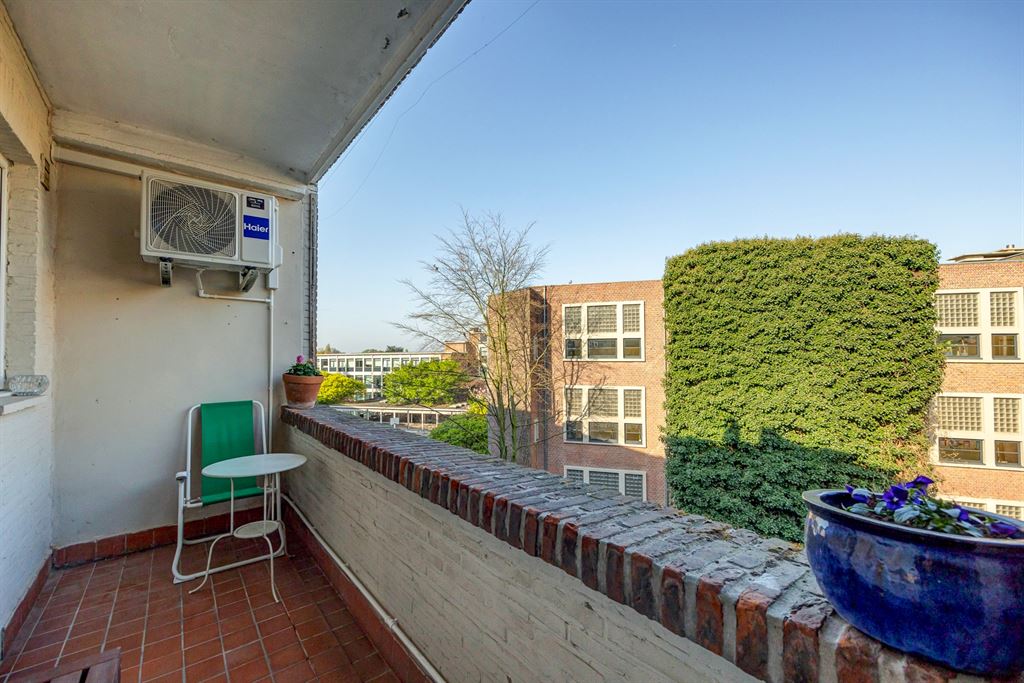 Modern 3-slpk appartement met groen zicht foto 5