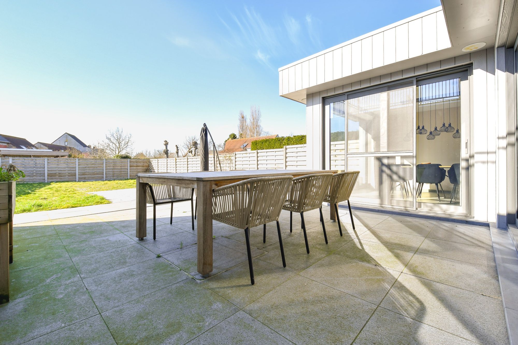 | BEZOEKMOMENT ZAT 28/06 - 11u - 12u30 | Ruime energiezuinige woning met 4 SLPKS, tuin en garage in het centrum van Klemskerke foto 4