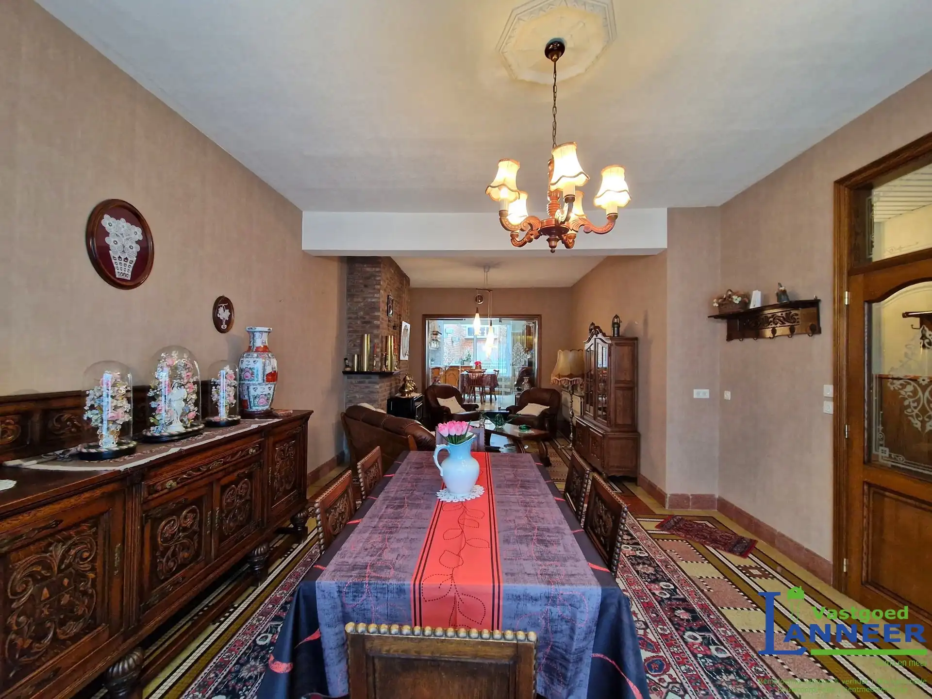 Woning met grote garage, 4 slpkmrs en diverse bijgebouwen foto 4