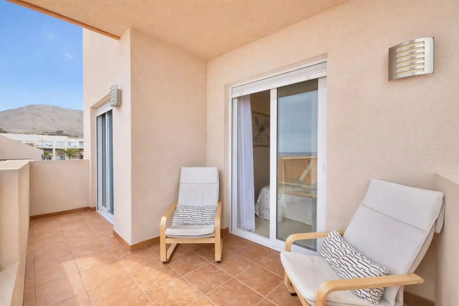 Charmante hoekwoning met zeezicht en dakterras  foto 22