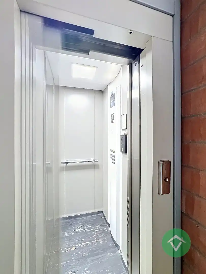 Instapklaar appartement met 4 slaapkamers en 2 badkamers in centrum Gistel foto 2