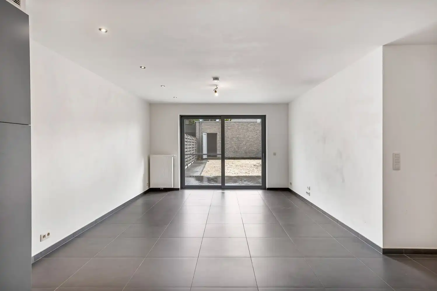 Appartement met 2 slaapkamers en ruime tuin foto 2