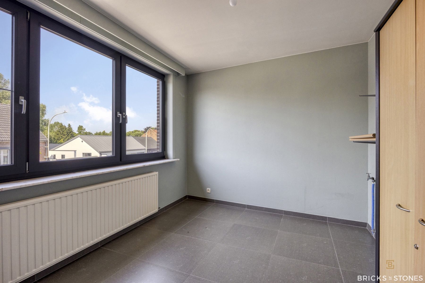 Instapklare woning met riante handelsruimte! foto 10