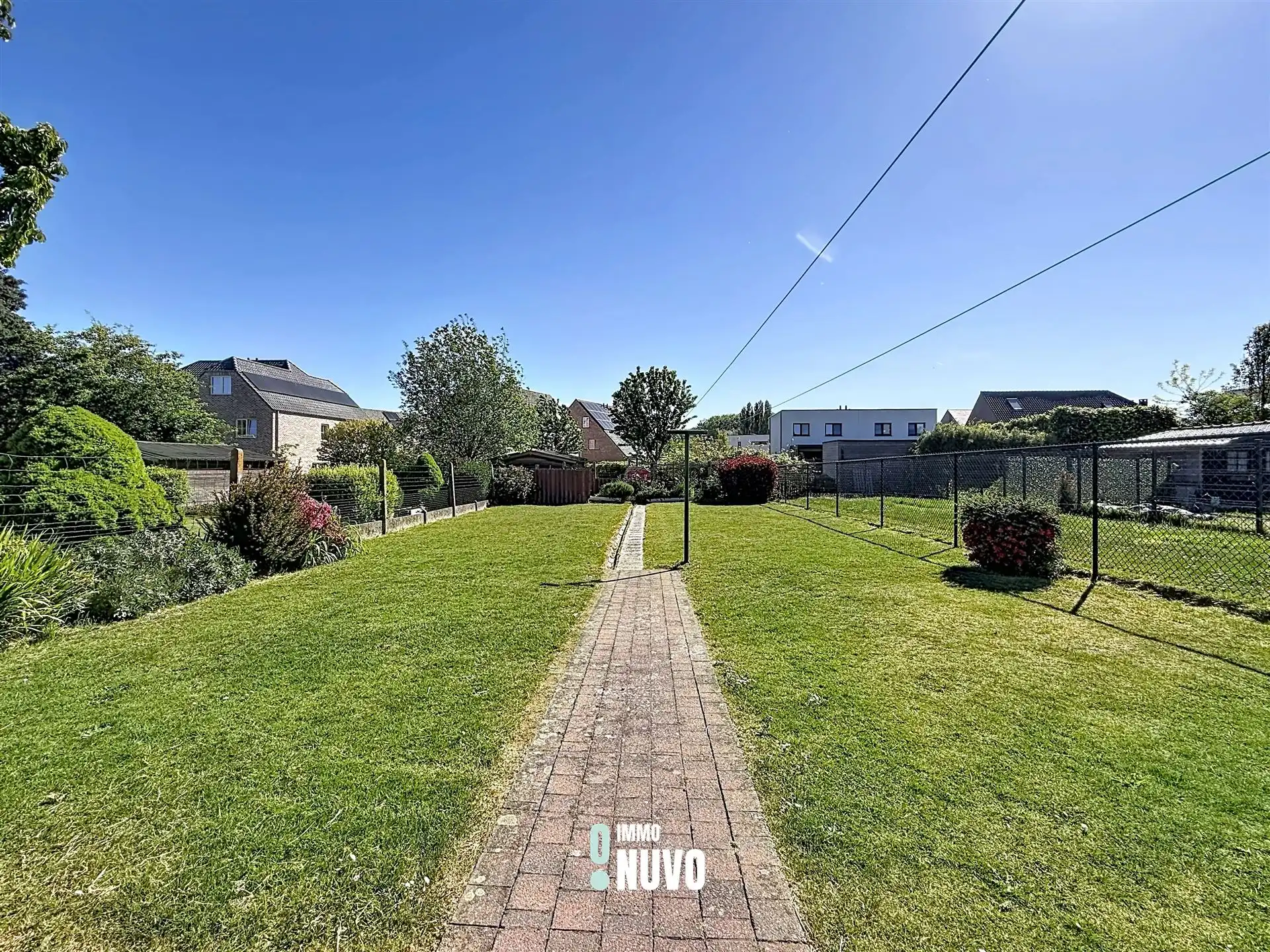 Woning 3 slpks, loods + garage en tuin foto 2