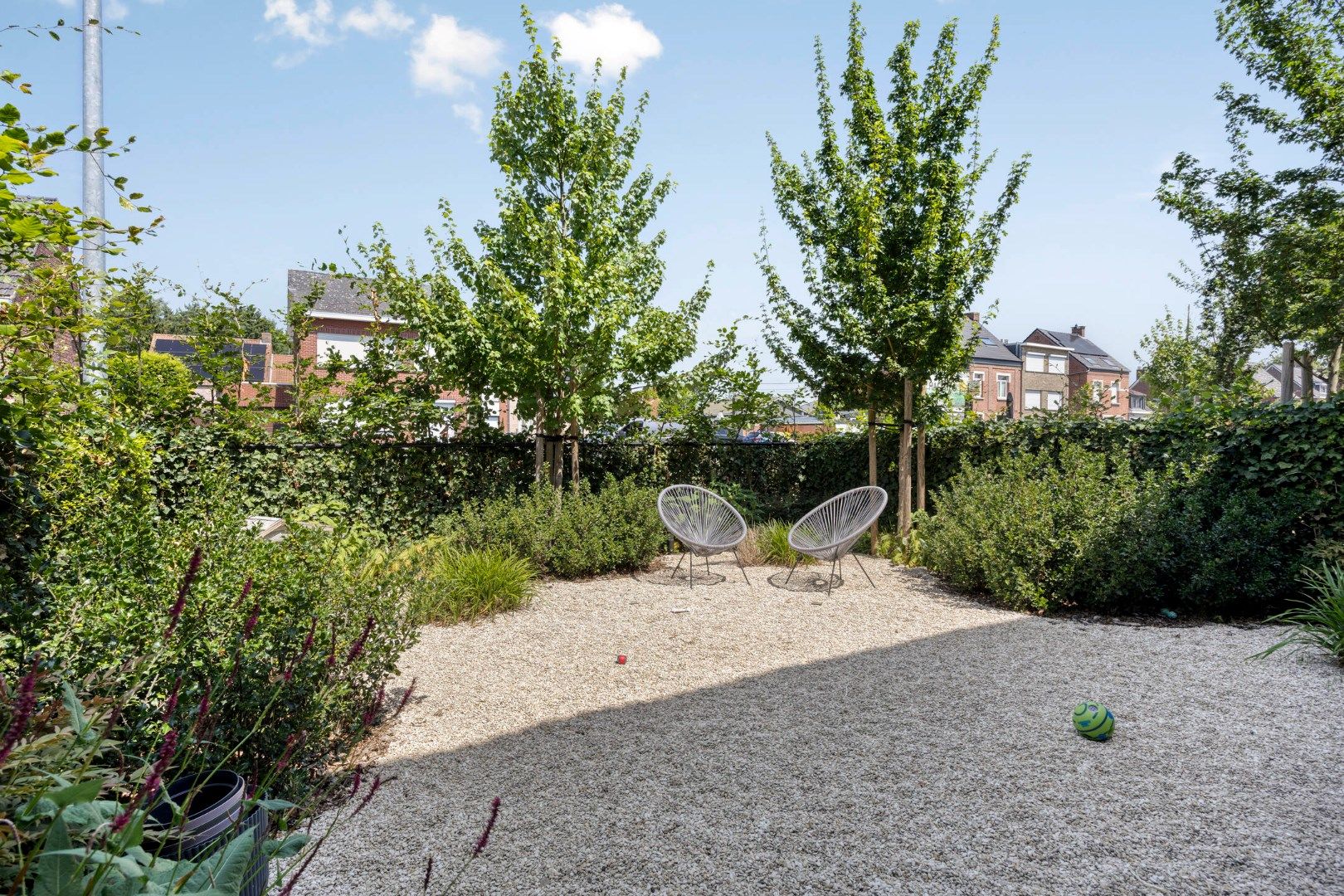 Recent gelijkvloers duplex appartement met 2 slpks, tuin, terras, kelderberging en carport ! foto 8