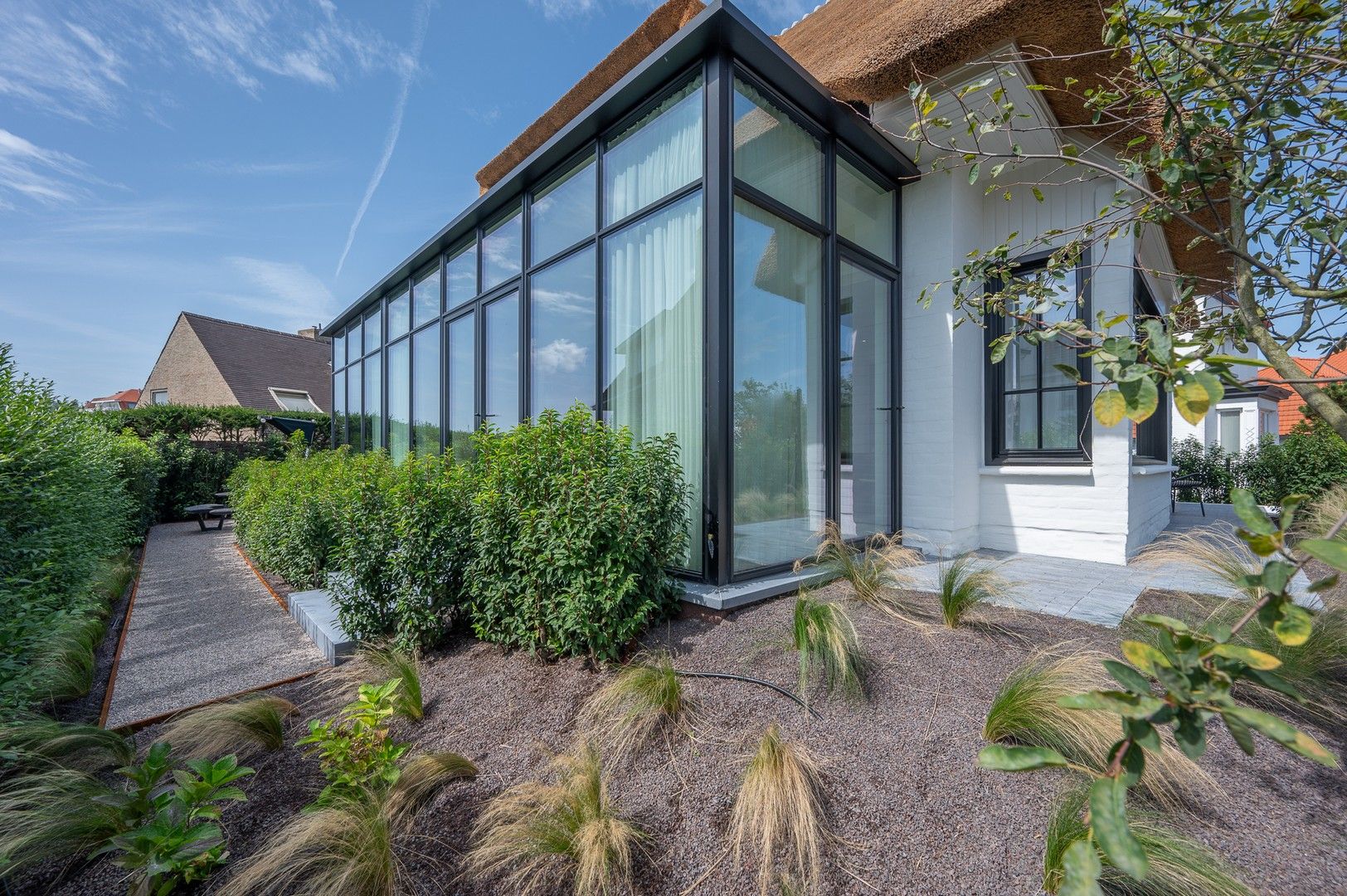 Volledig gerenoveerde villa gelegen op een rustige ligging, nabij het strand en het Zegemeer. foto 30