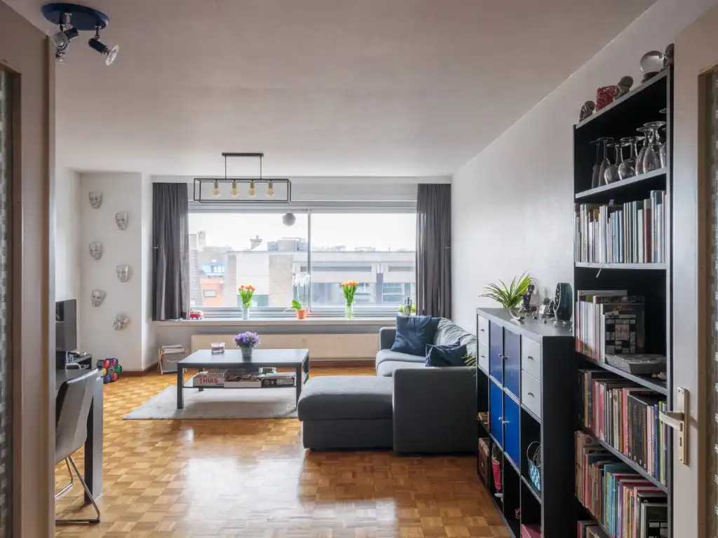 Ruim appartement met 2 slaapkamers en een zonnig terras, gelegen vlakbij het centrum van Gent. foto 6