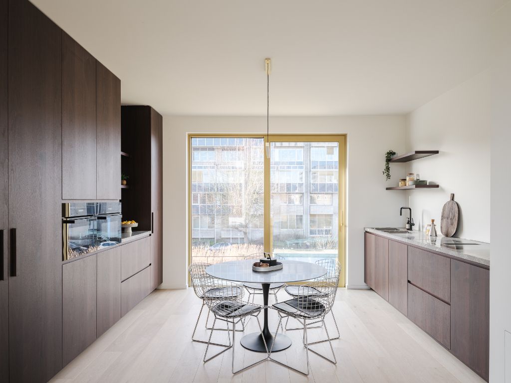 Architecturale nieuwbouw ‘townhouse’ met zicht op het water en meerdere terrassen foto 7