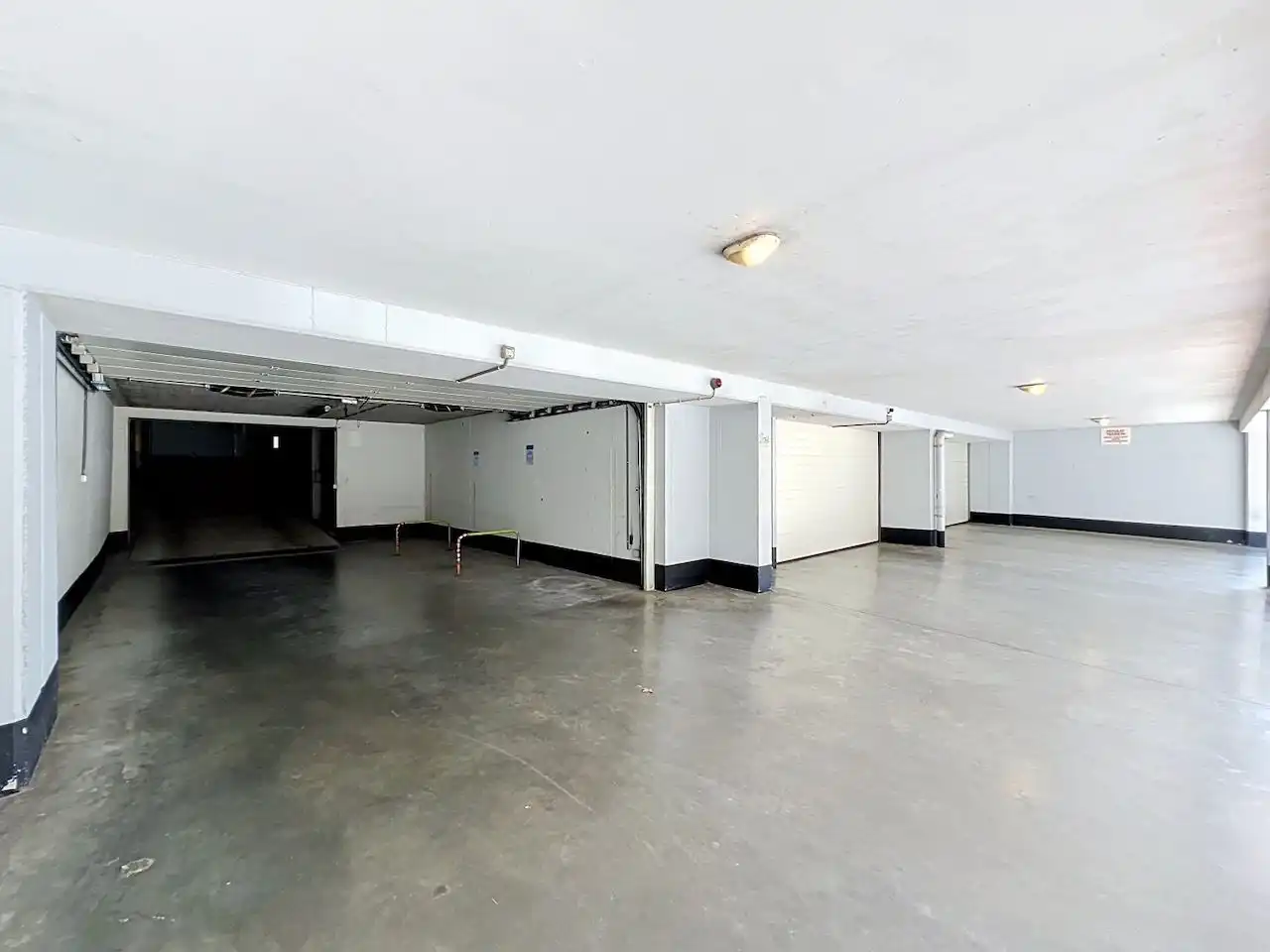 Garagebox met topligging in het hart van de toeristische zone foto 4