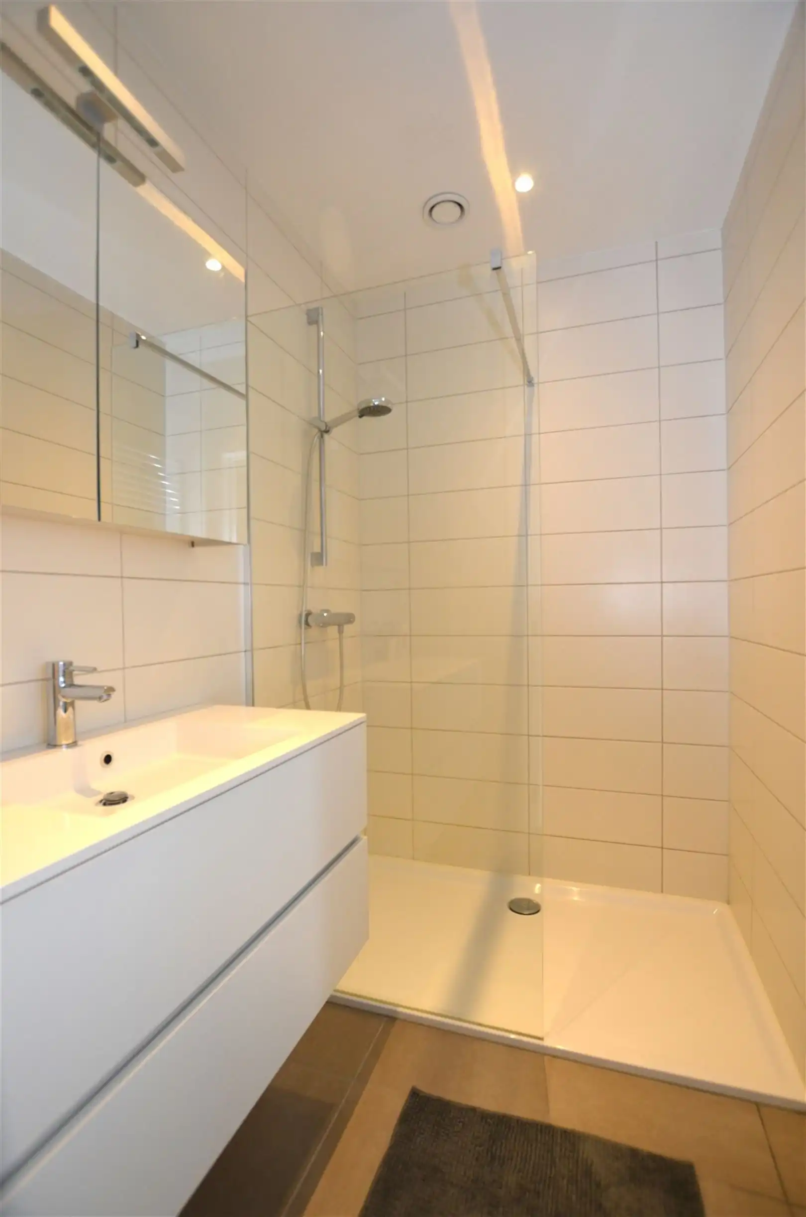 Lichtrijk appartement met weids zicht nabij het centrum foto 7