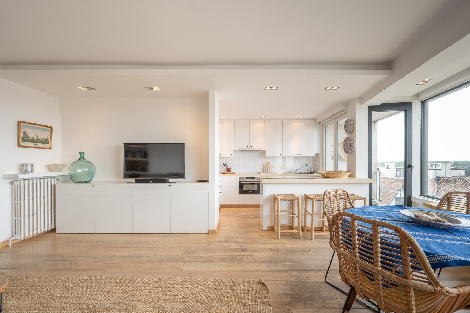 Mooi gemeubeld appartement op de Kustlaan met prachtig zicht foto {{pictureIndex}}