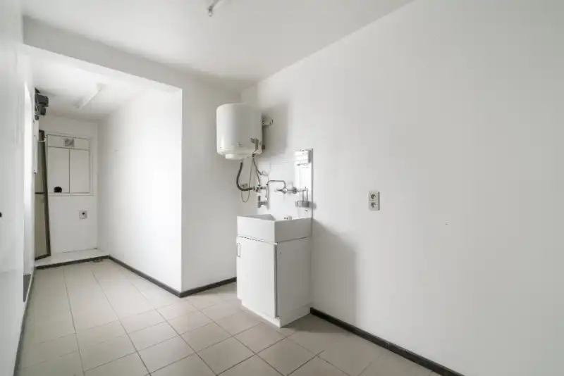 Handelspand 120m² + groot appartement met privé lift! foto 12