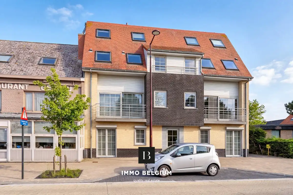 Hedendaags appartement met tuin en 2 slaapkamers nabij het strand foto {{pictureIndex}}