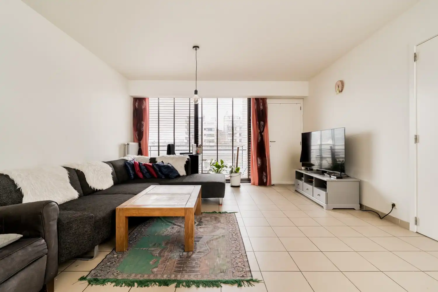 Ruim appartement op strategische locatie met veel lichtinval foto 9