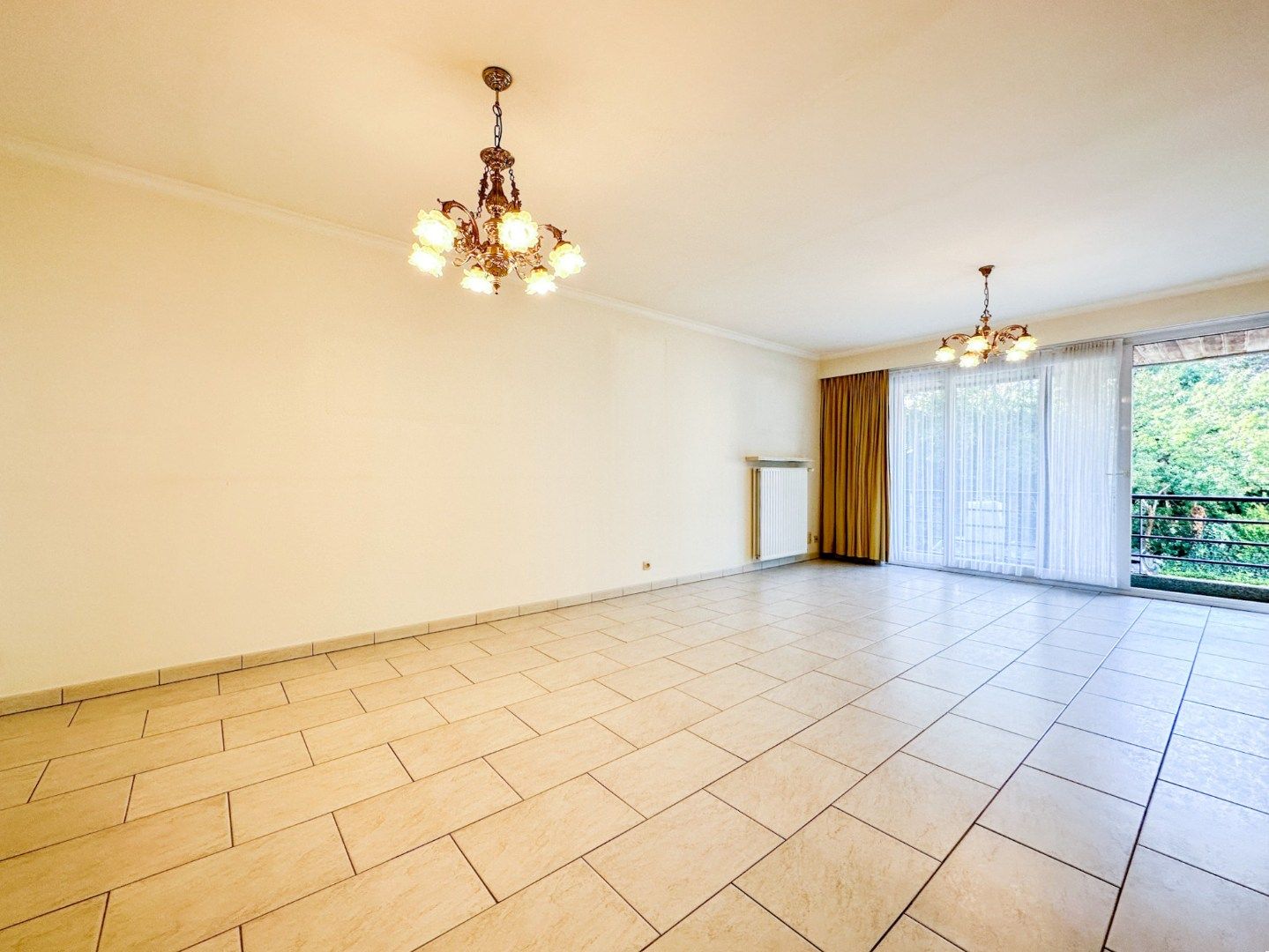 Instapklaar 2-slaapkamer appartement met 2 terrassen (en garage), topligging Torhout. foto 5