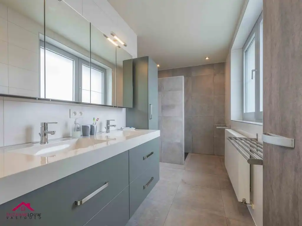 Instapklaar penthouse met terras aan voor- en achterzijde foto 17