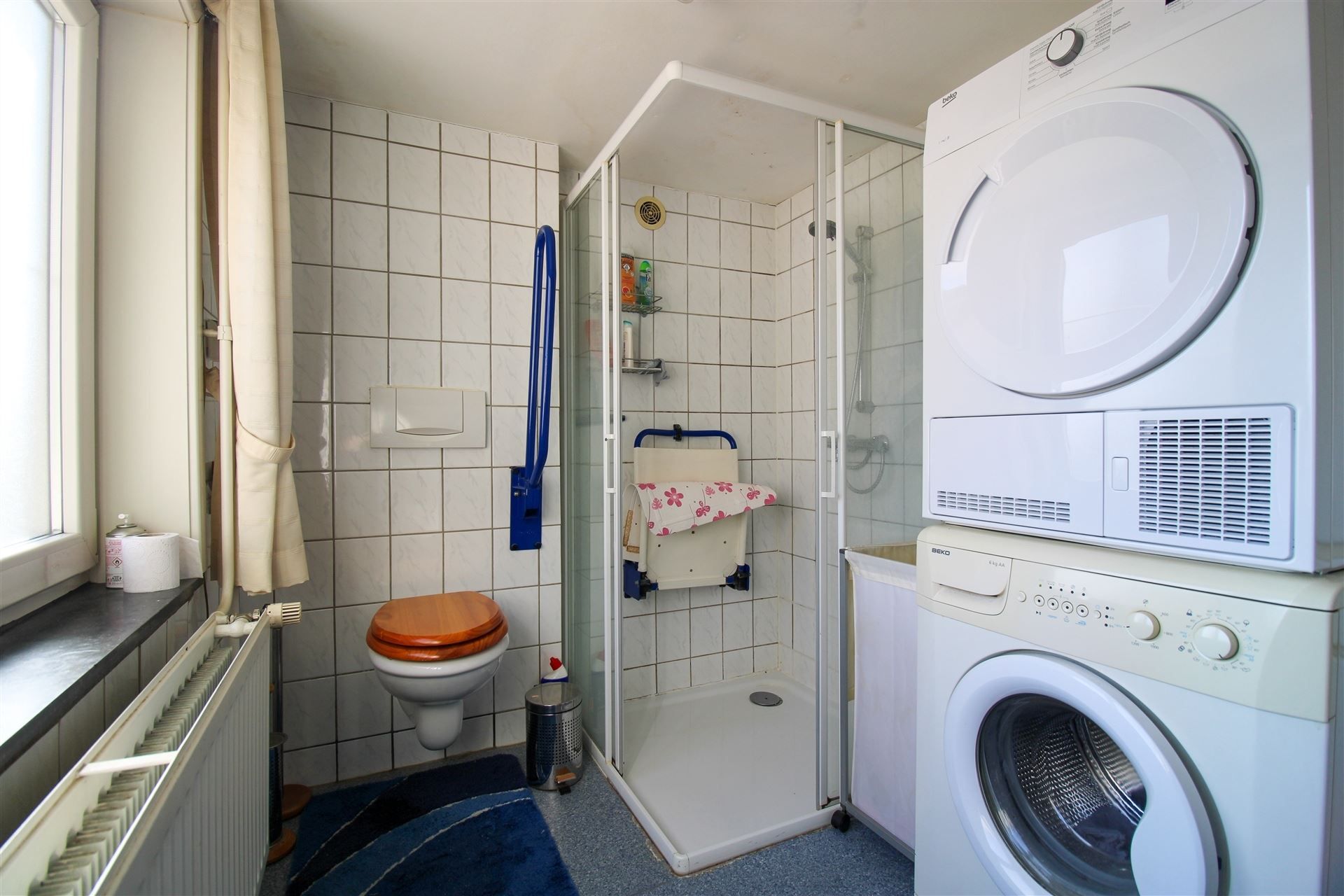 Uniek pand bestaande uit hoofdwoning en volwaardige bijbouw (momenteel verhuurd), elk met eigen busnummer, gelegen langs de Joseph Smeetslaan in Maasmechelen! foto 4