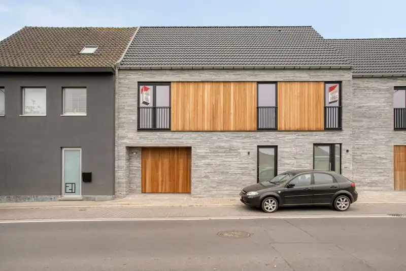 Prachtige, verrassend ruime nieuwbouwwoning met 3 slaapkamers én inpandige garage te koop in Dentergem! foto {{pictureIndex}}