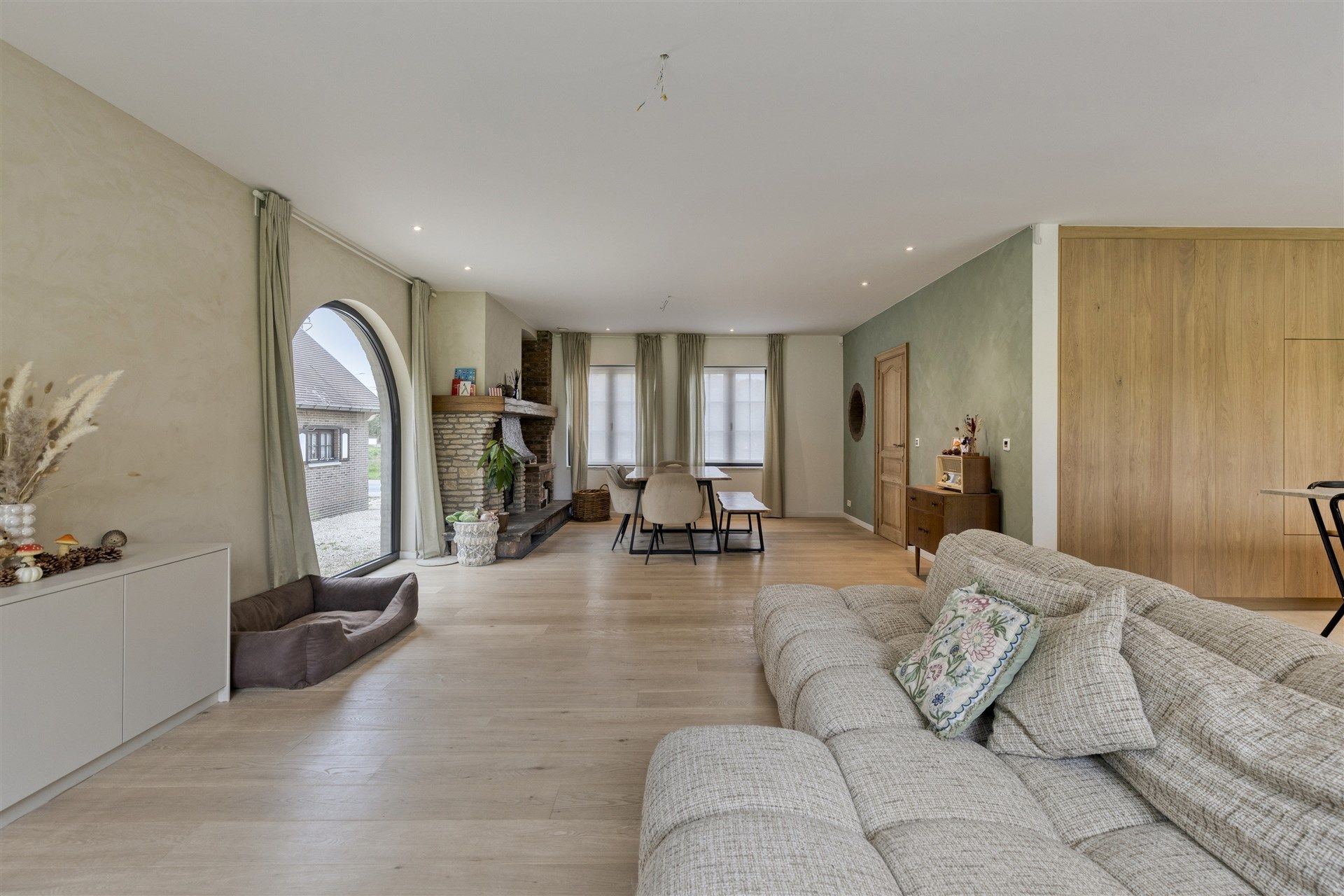 Luxueuze woning met riante tuin te Sint-Lievens-Houtem foto 6