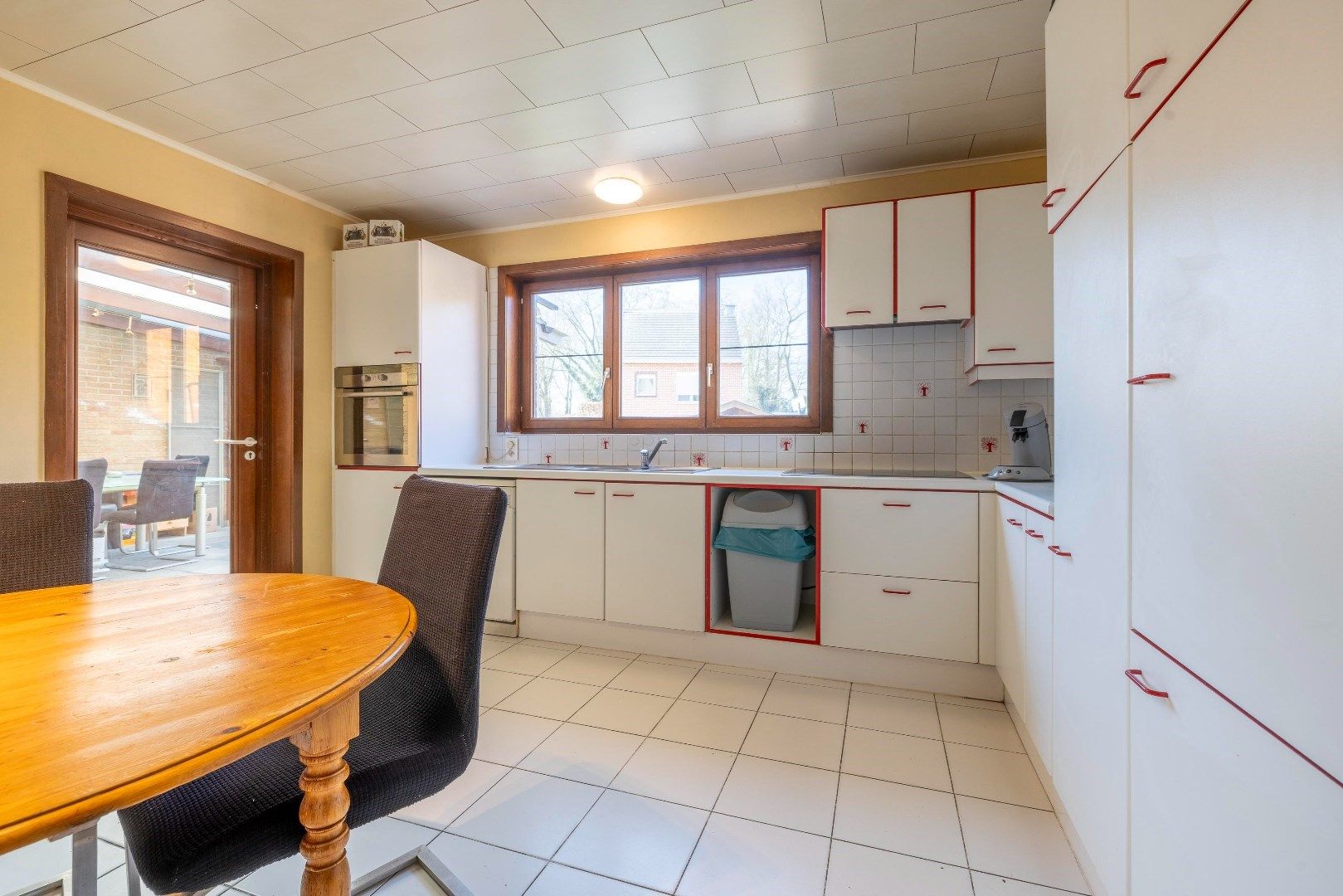 Ruime gezinswoning met 3 tot 4 slaapkamers, garage en tuin met achteruitgang foto 11