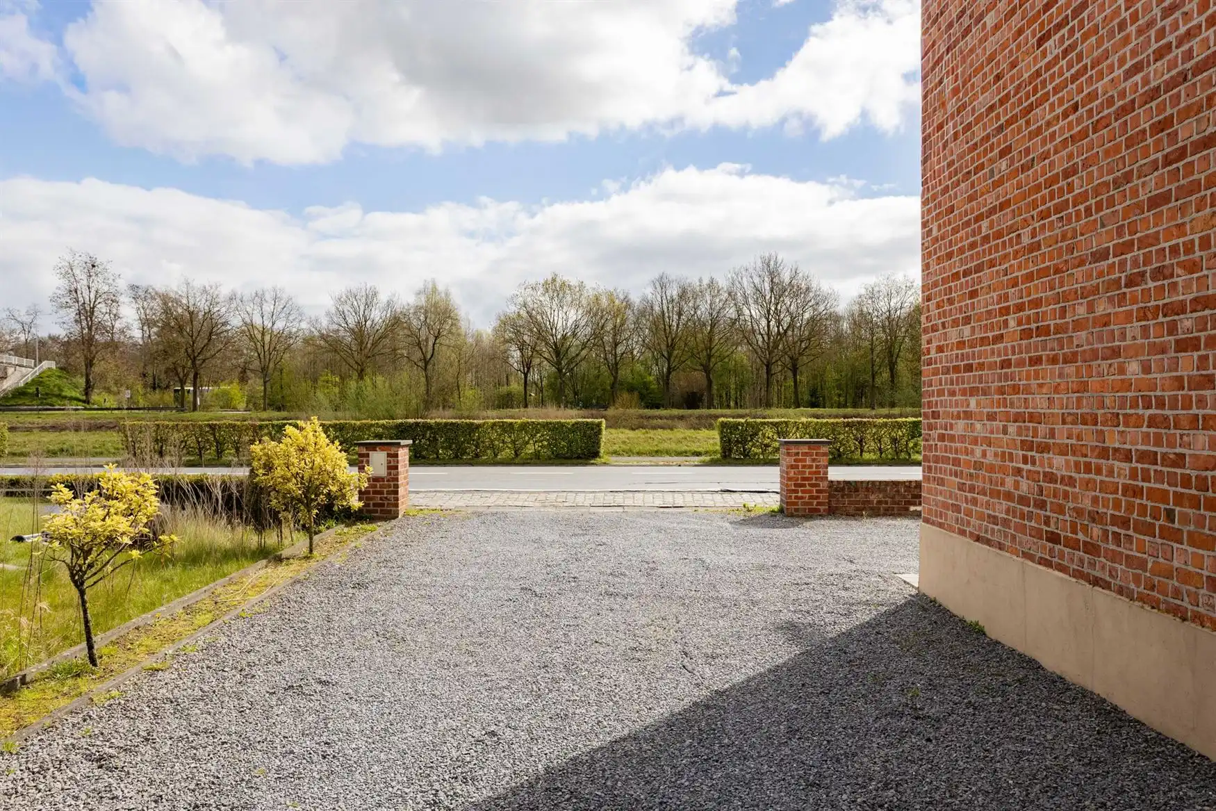 Halfopen woning met zicht op Schipdonkkanaal en velden foto 2