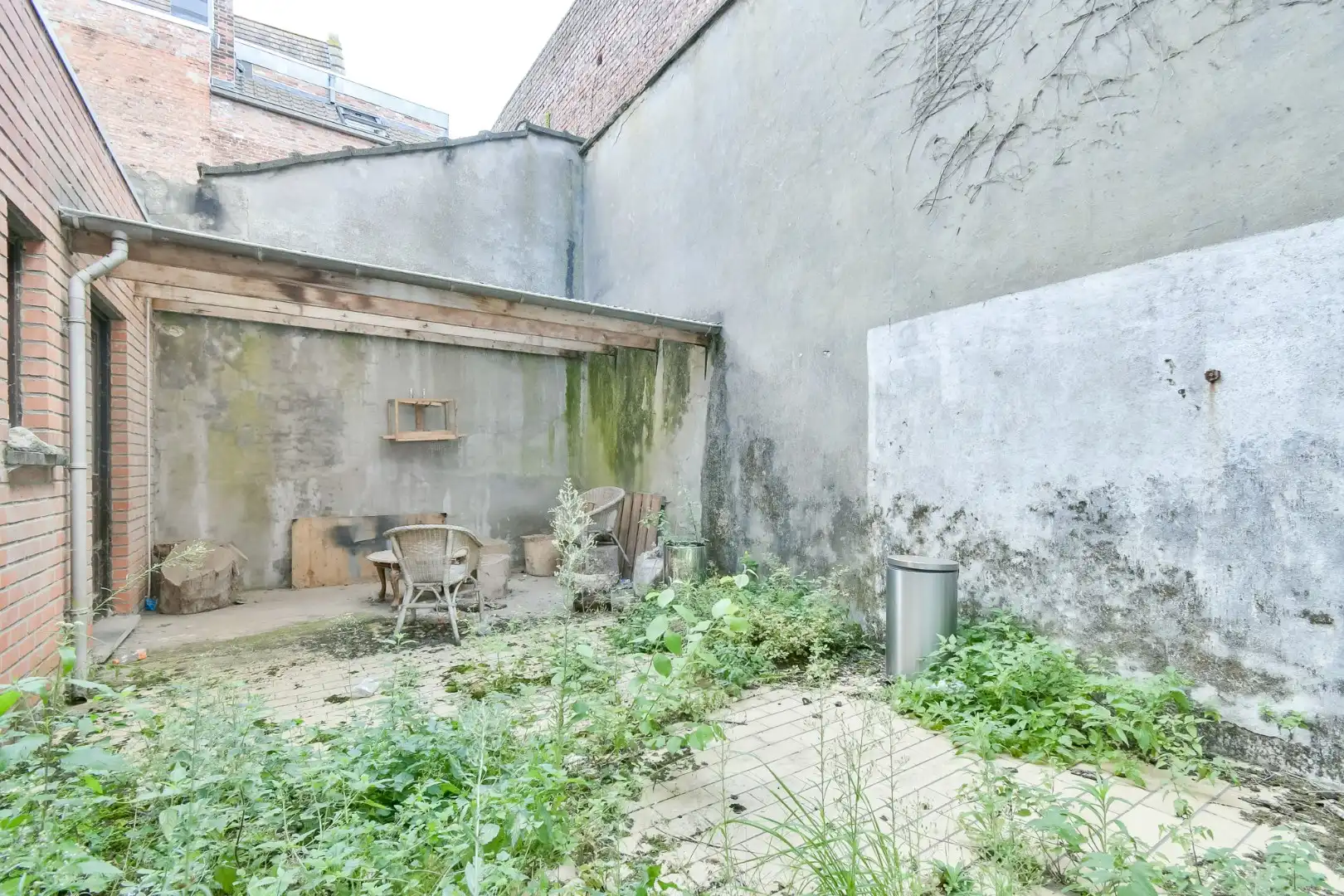 Commerciële ruimte aan de markt in Torhout! foto 10