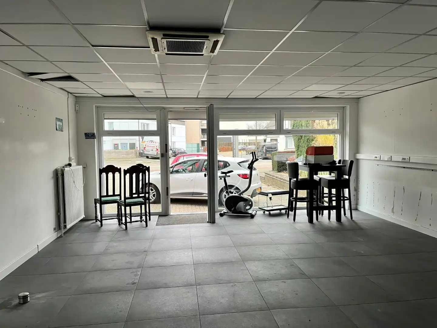 Commerciële ruimte te huur foto 4