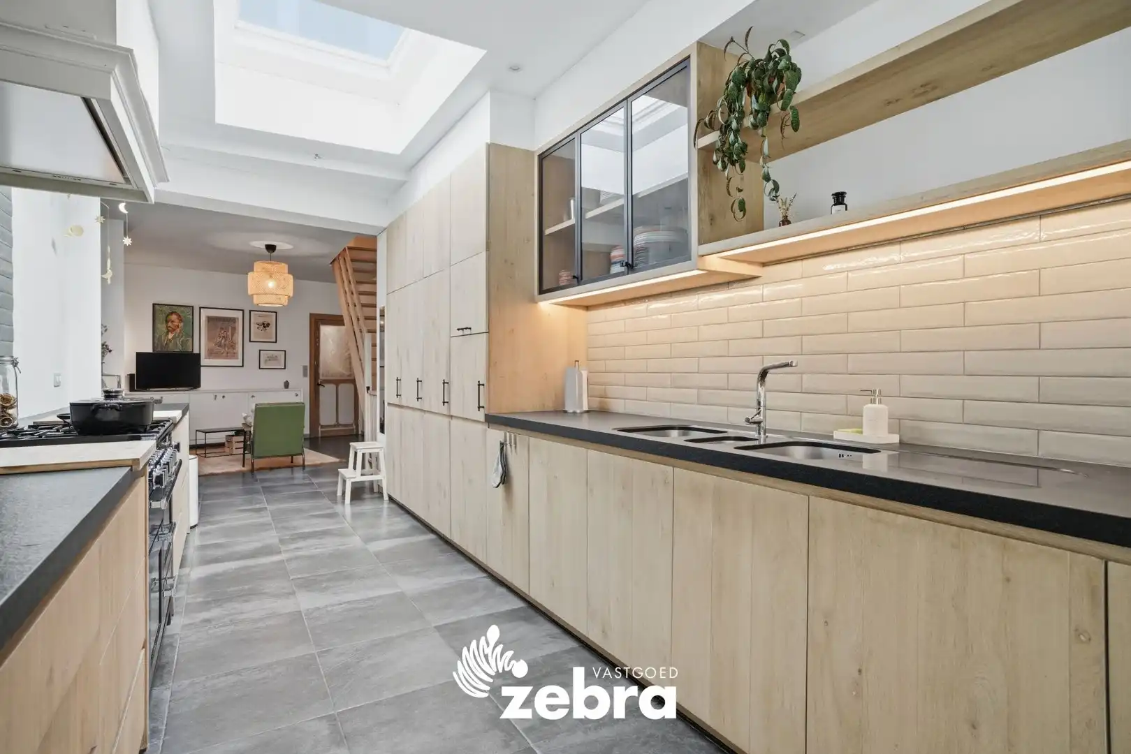 Instapklare, ruime gezinswoning met 4 slaapkamers, tuin en hoogwaardige afwerking in het hart van Alveringem! foto 6