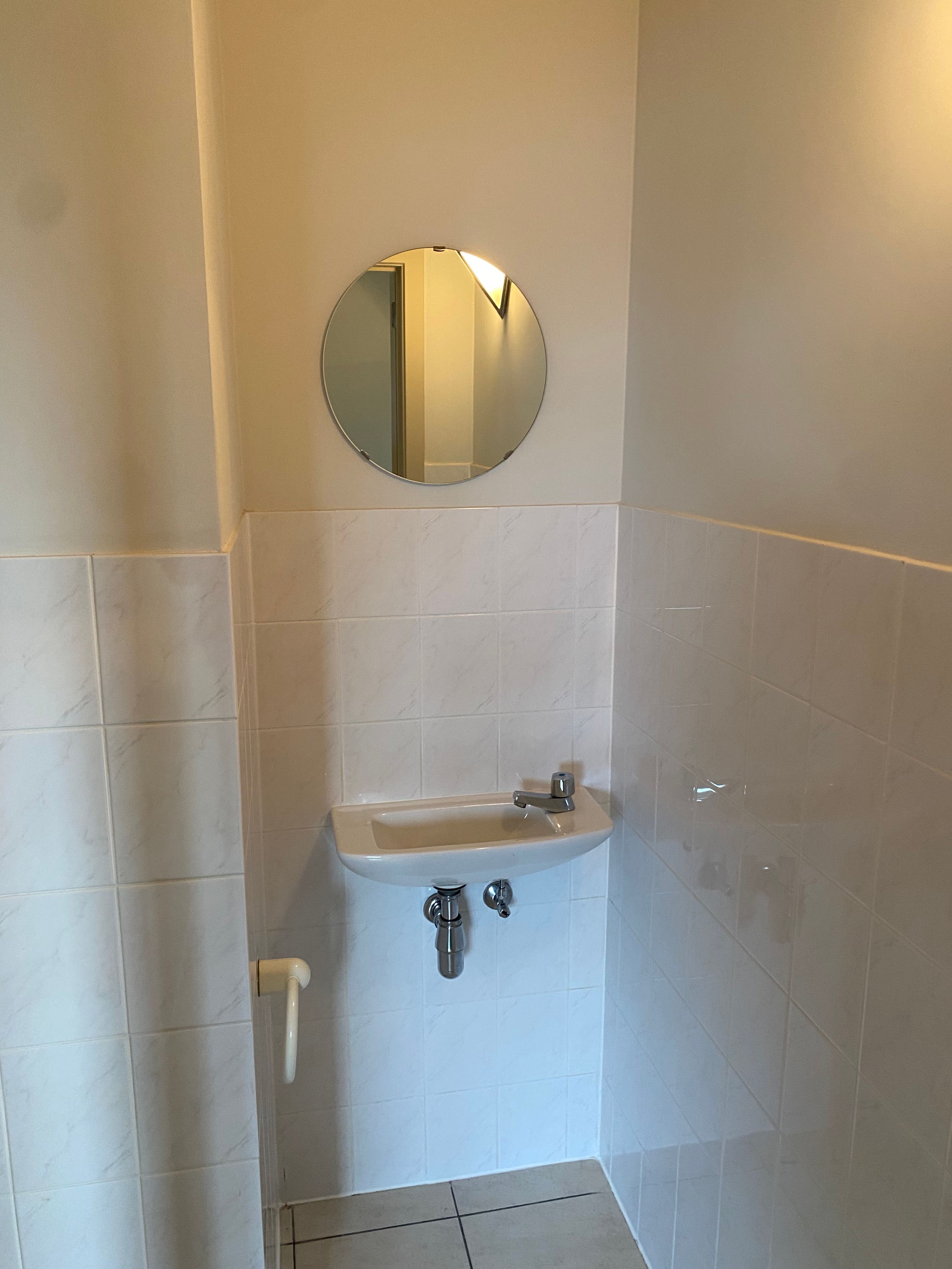 Instapklaar 2-slpk APPARTEMENT + GARAGE foto 22